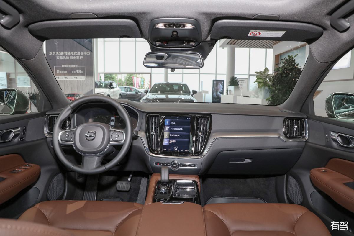 沃尔沃S60：精致外观、豪华内饰，驾驶体验出色