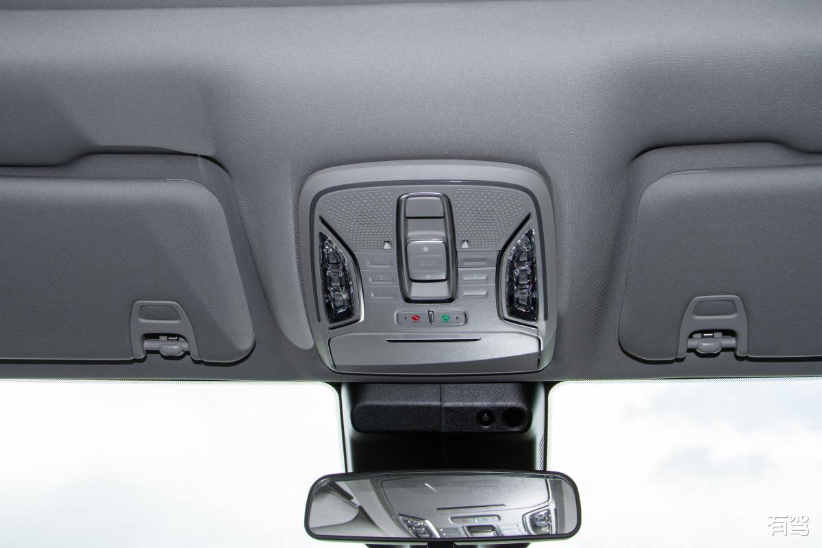 17款蒙迪欧行车记录仪内存卡位置及更换方法