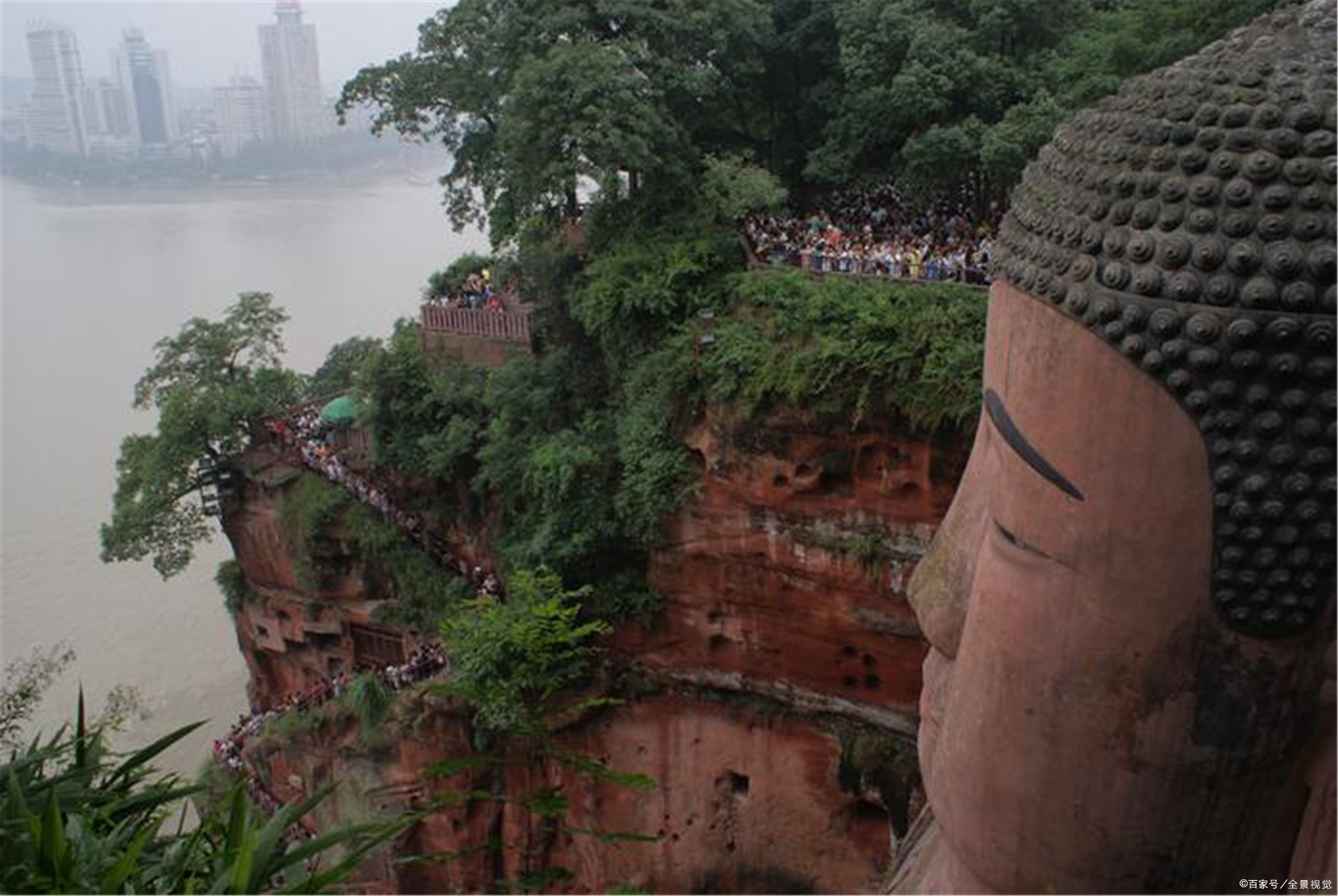 樂山大佛,屹立千年而不倒,四川旅遊必去景區