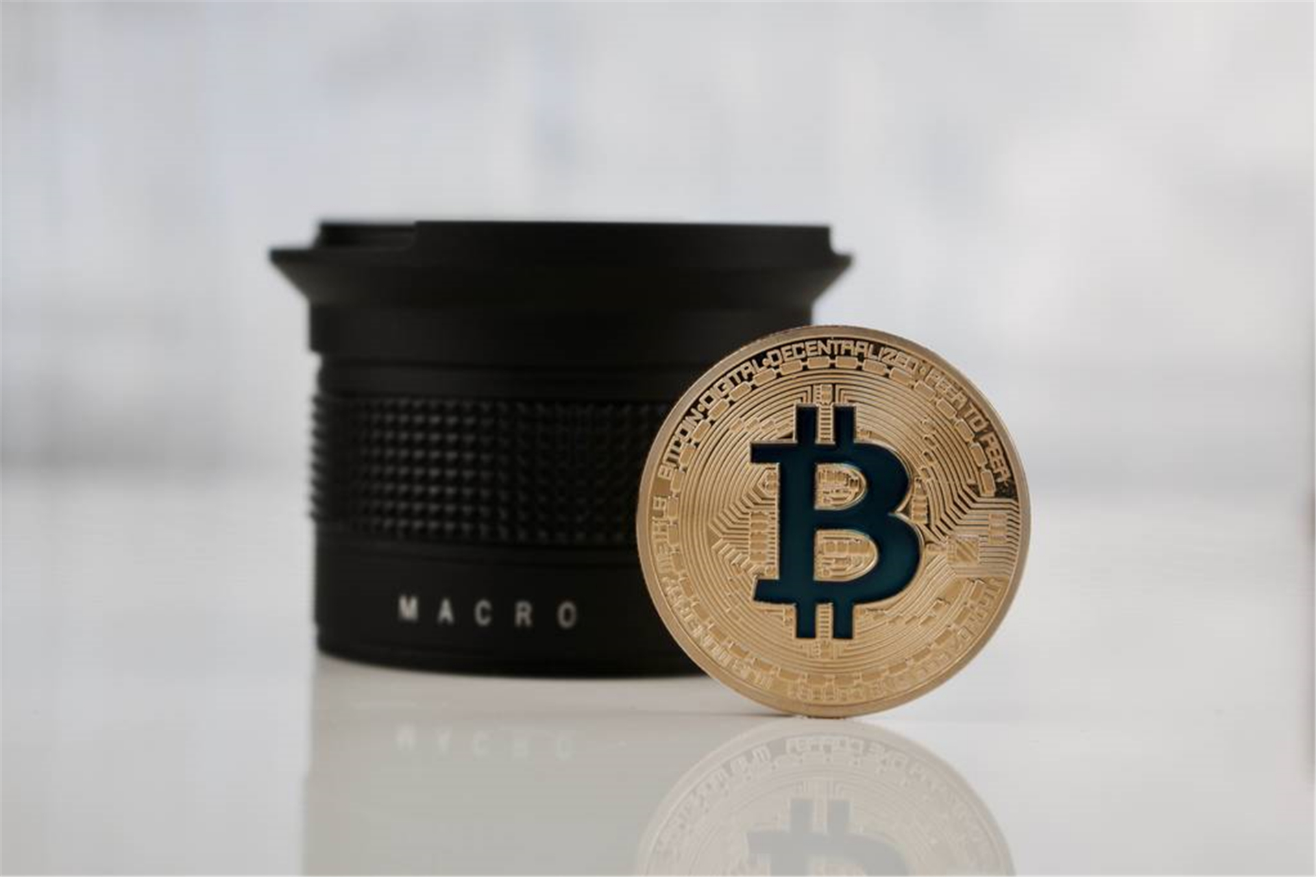 区块链科技动态# moom world上线3天实名注册量突破2万人#百度动态