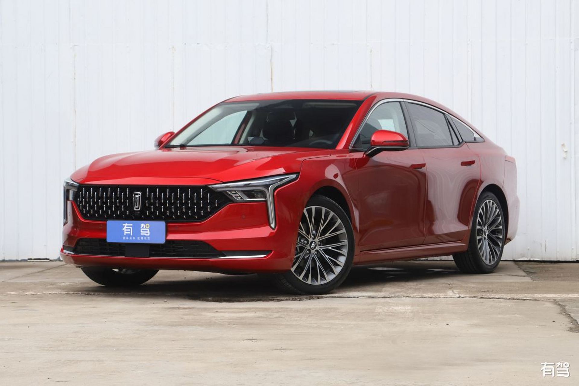 奔腾b70,一汽集团倾力打造的中型轿车!轴距2800mm,宽敞舒适;1.5t和2.