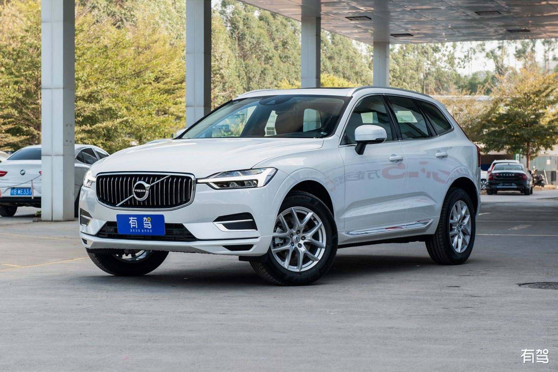 选择沃尔沃xc60的牛仔蓝和晨光银颜色时,主要取决于个人审美和喜好.