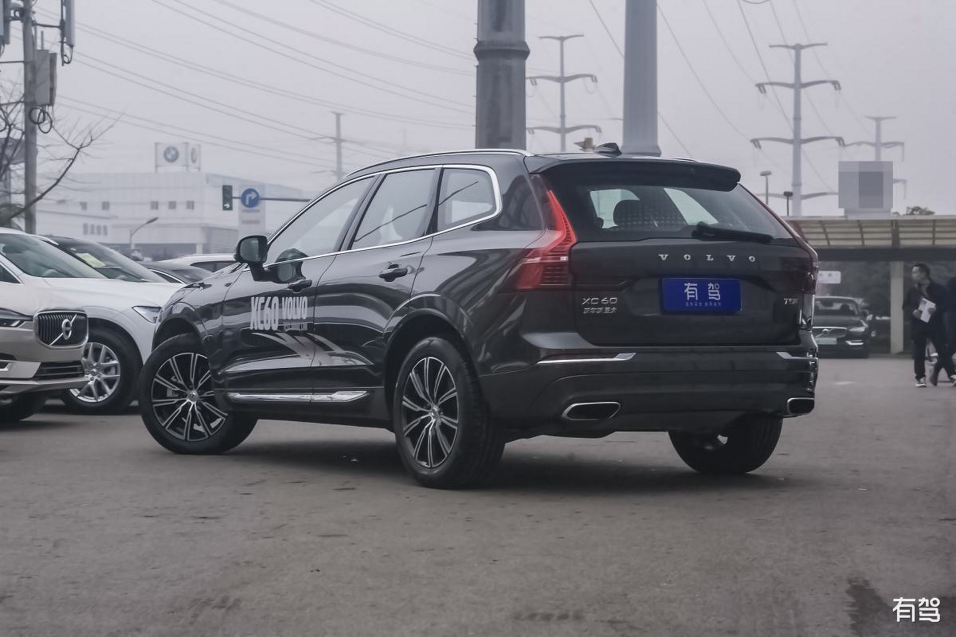 沃尔沃xc60相拥2023款b5四驱致远豪华型自动头灯,led日间行车灯,外的