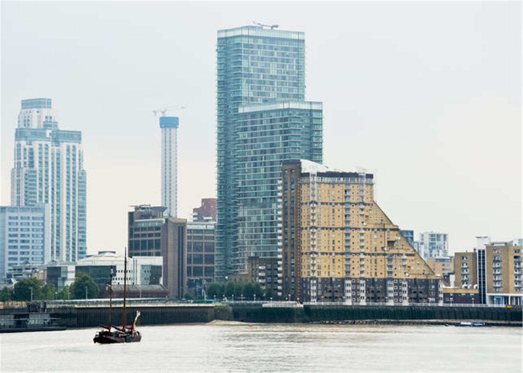 夏日动态挑战赛# river thames,泰晤士河,亦称泰姆河,既是伦敦的那鬃
