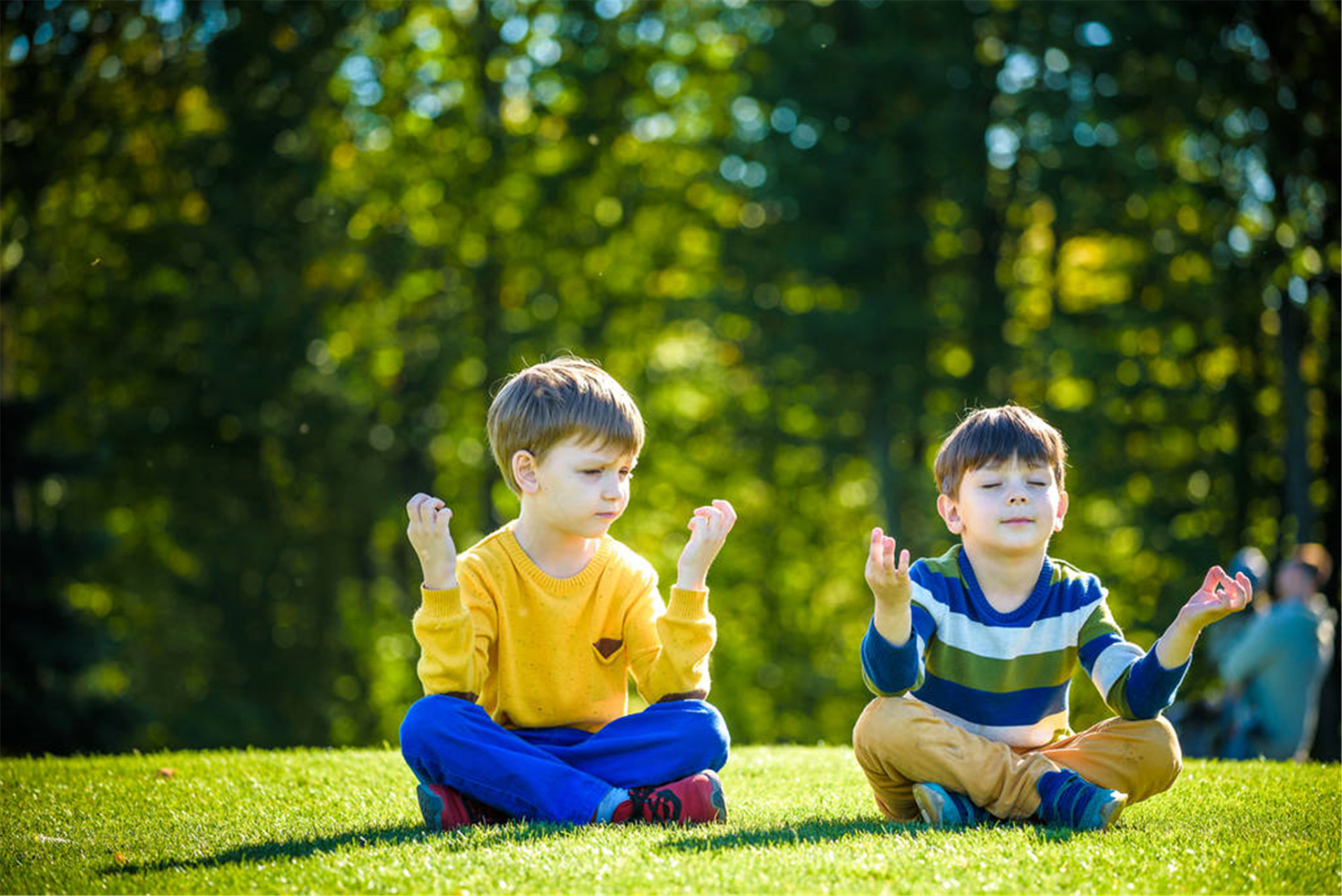 羽毛冥想来自古老的瑜伽修行,白色羽毛代表圣洁的灵魂,是天使的相关