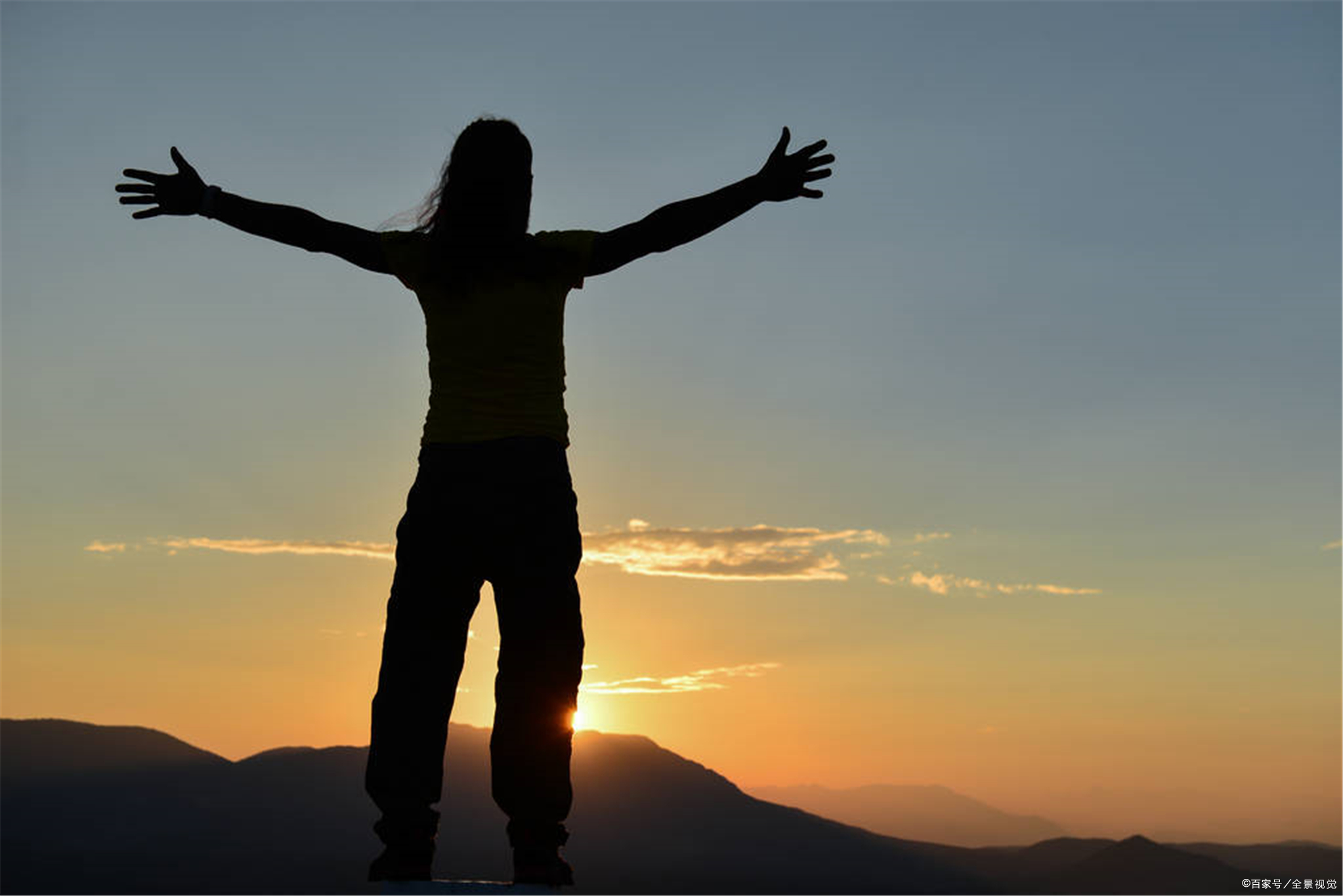 为了培养孩子的乐观生活态度，家长在注意这3点家庭教育方式！