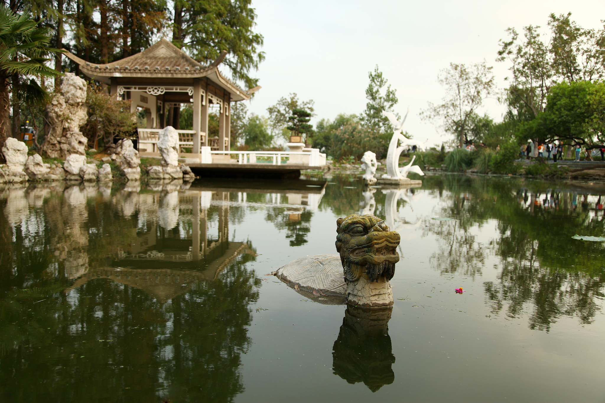 东湖公园:城市中的宁静世界,让你忘却繁忙的生活