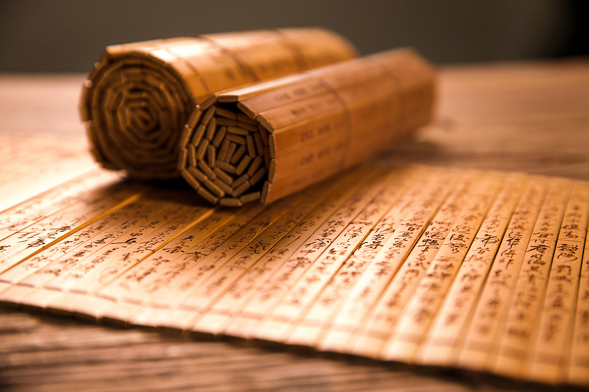 五经:是《诗经》,《尚书》,《礼记》