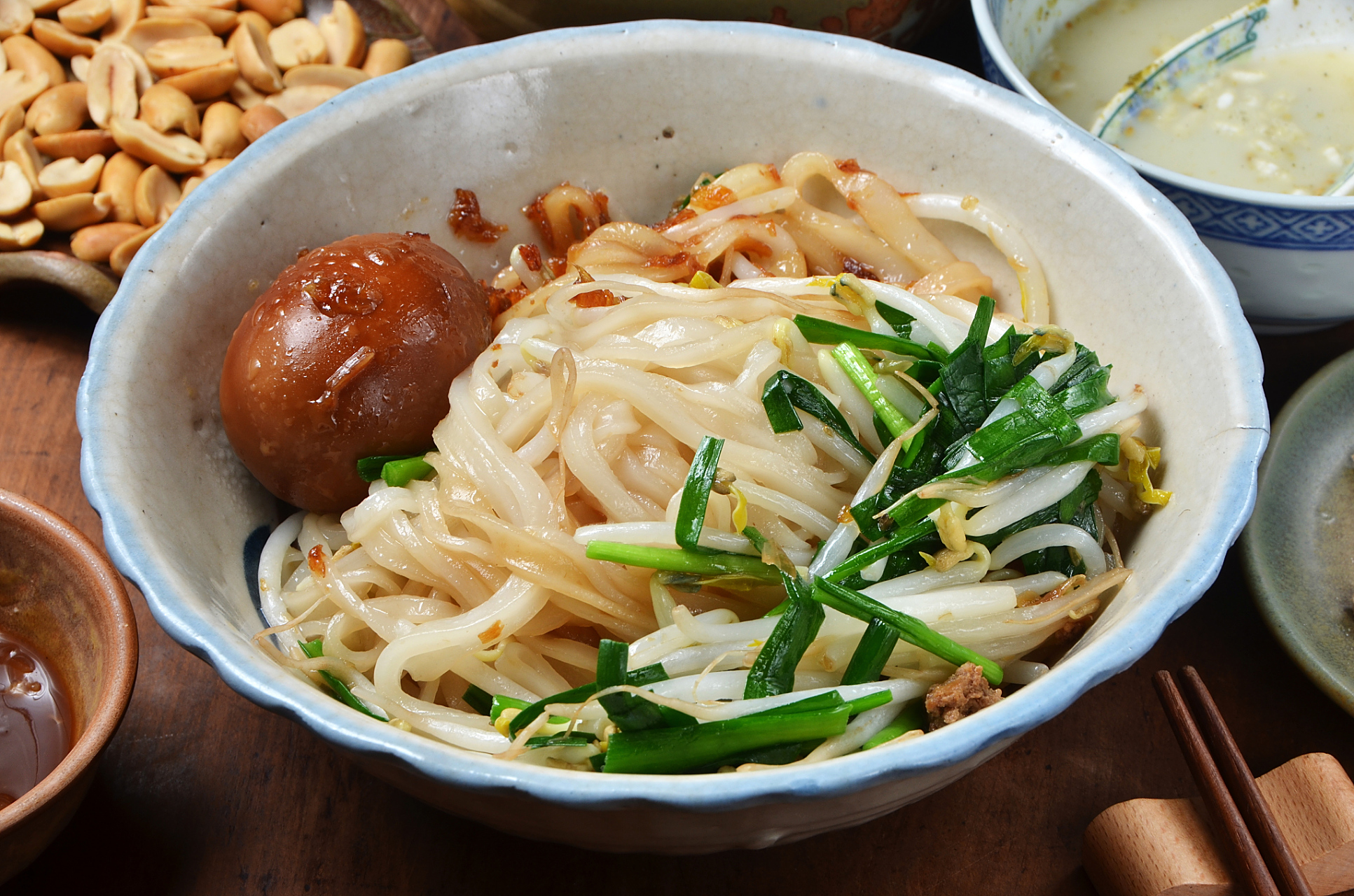 油会昌米粉是广西柳州特色小吃,制作方法独特,口感鲜美,深受当地人及