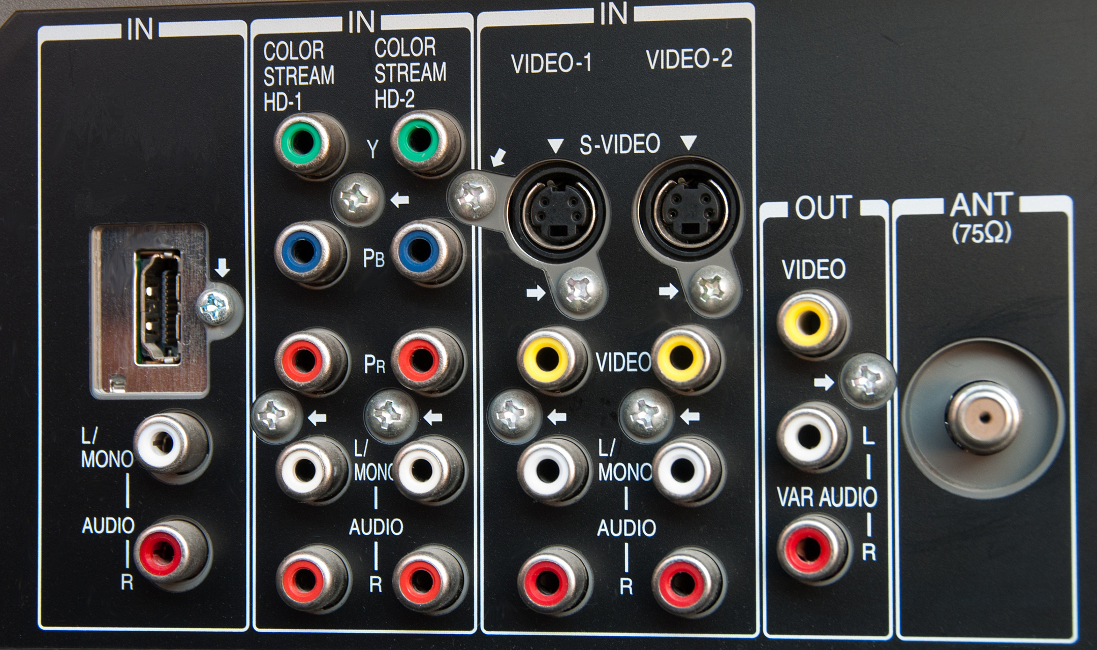 dvi和vga是两种常见的视频接口.