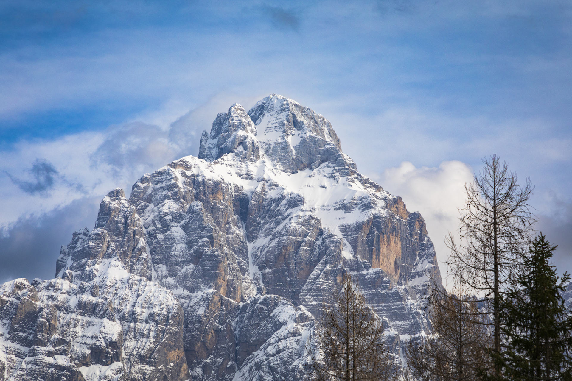 探秘轿子雪山,登顶三峰尽享壮丽风光!高海拔美景令人陶醉.