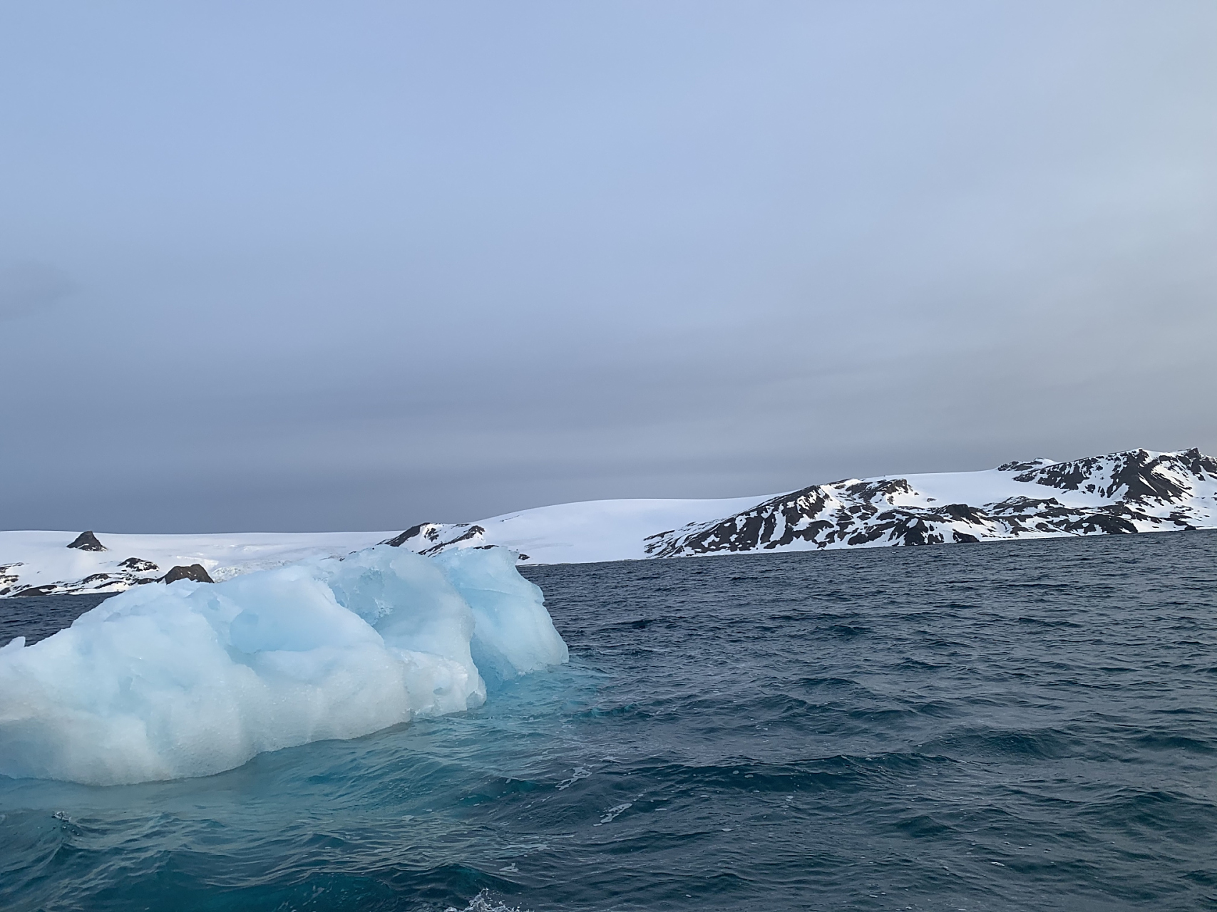 南极海冰面积创历史新低# 据美国国家冰雪数据中心最新数据显示,南 