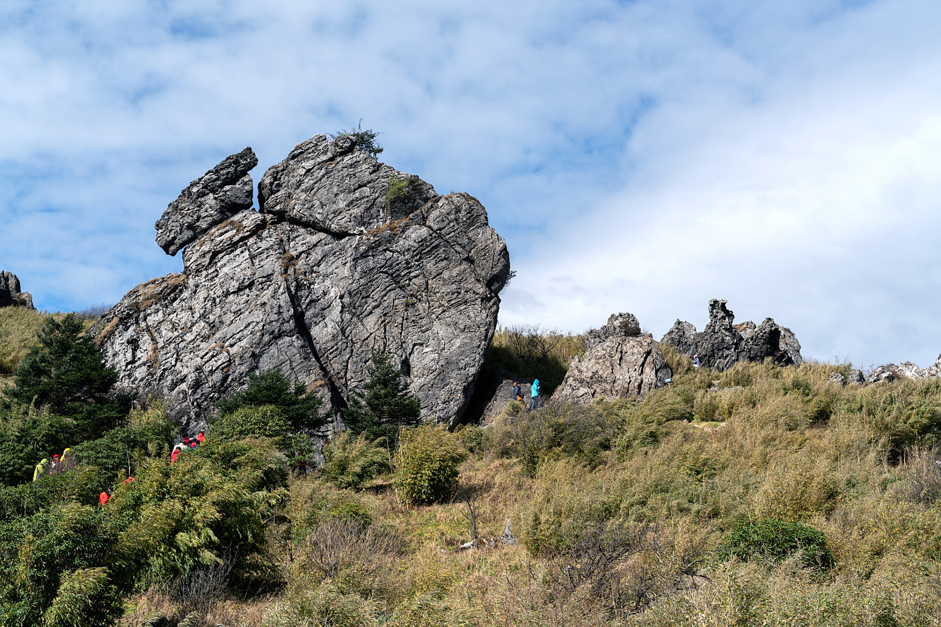 郑州周末去哪玩# 伏牛山国家地质公园位于中国河南省洛阳市和信阳市