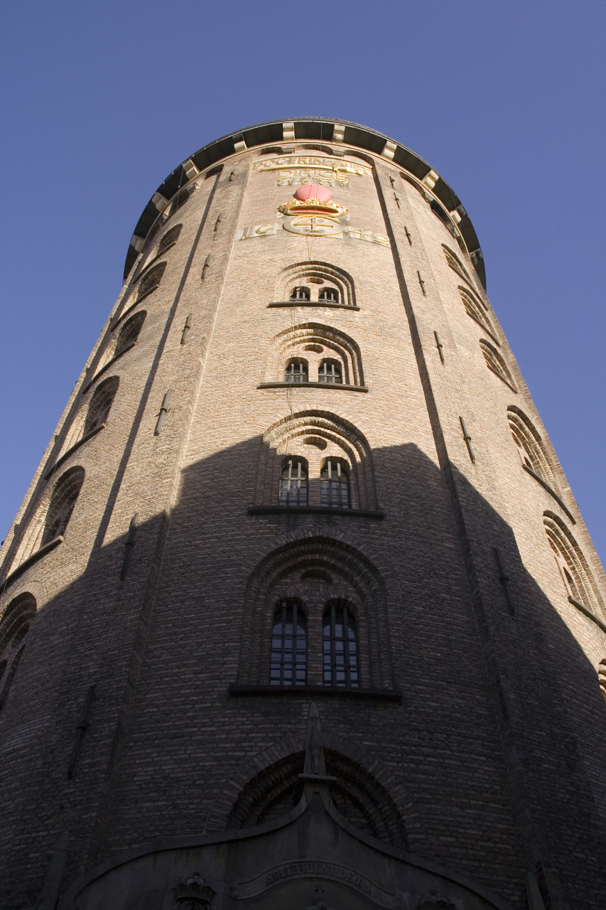 美好假期在旅途# 重庆南岸区南滨路上的钟楼,不仅建筑很有特色,肚且