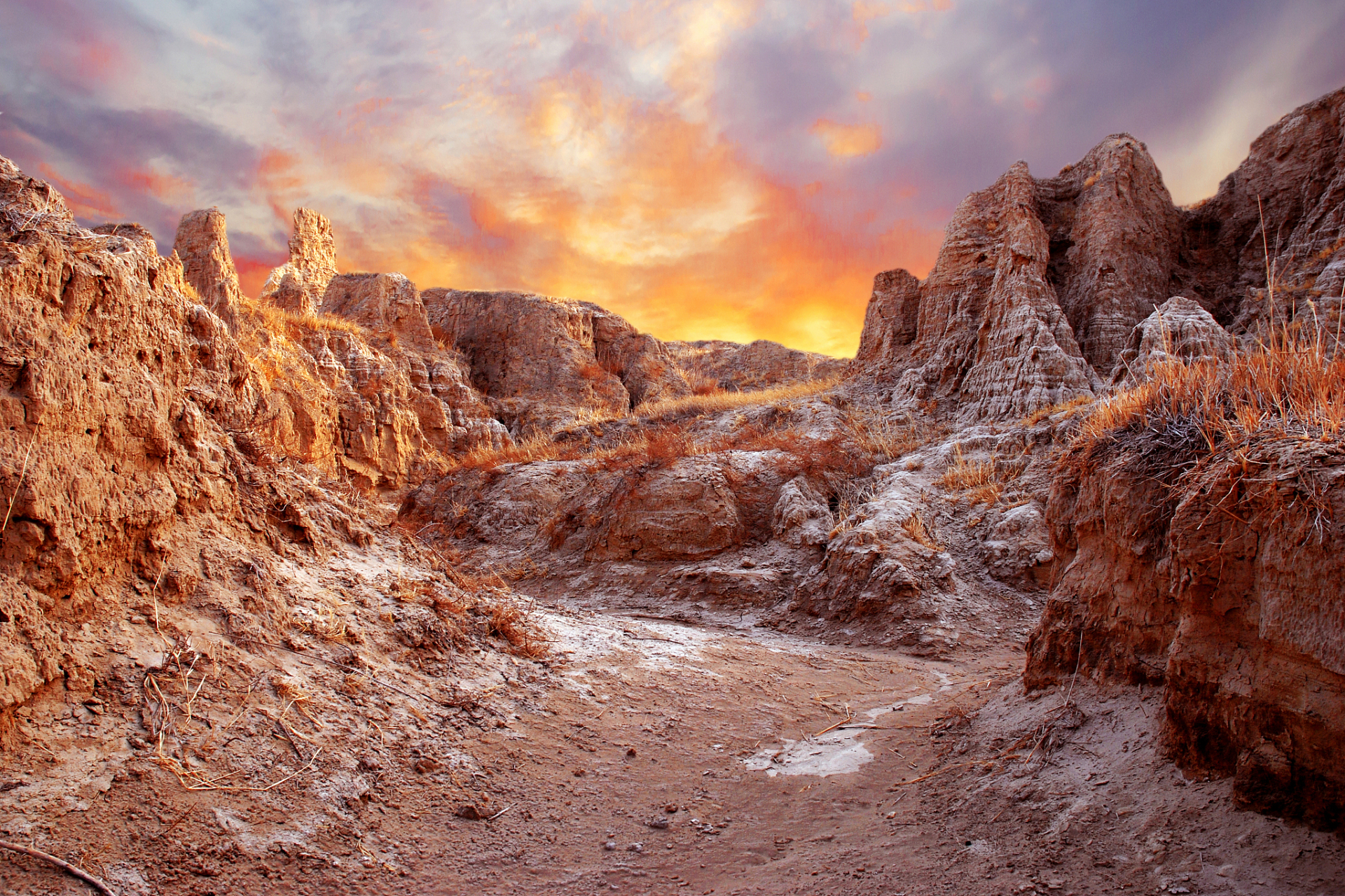 话说,在吉林省松原市乾安县境内,有一个乾安泥林国家地质公园,它是