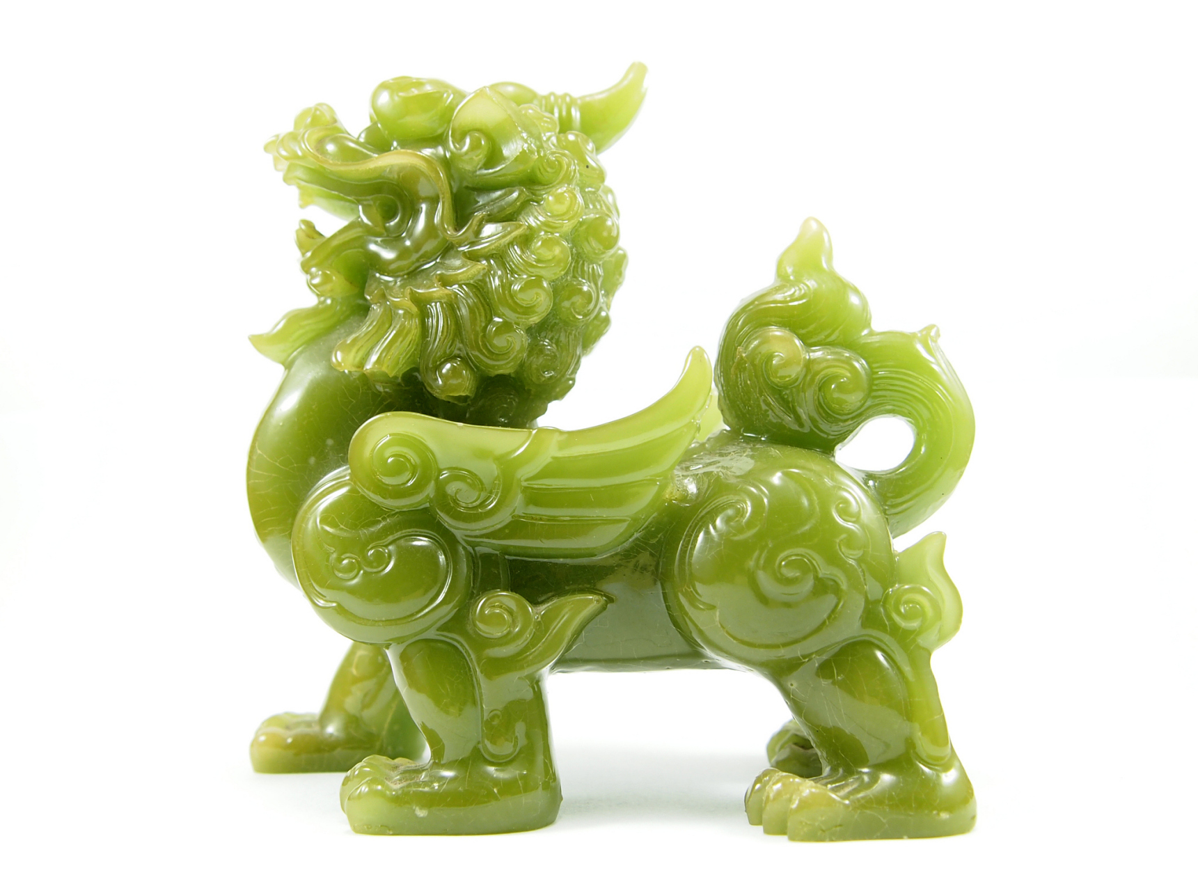 人们相信佩戴貔貅能招财进宝,避邪驱鬼,保平安,因此很多人将其作为