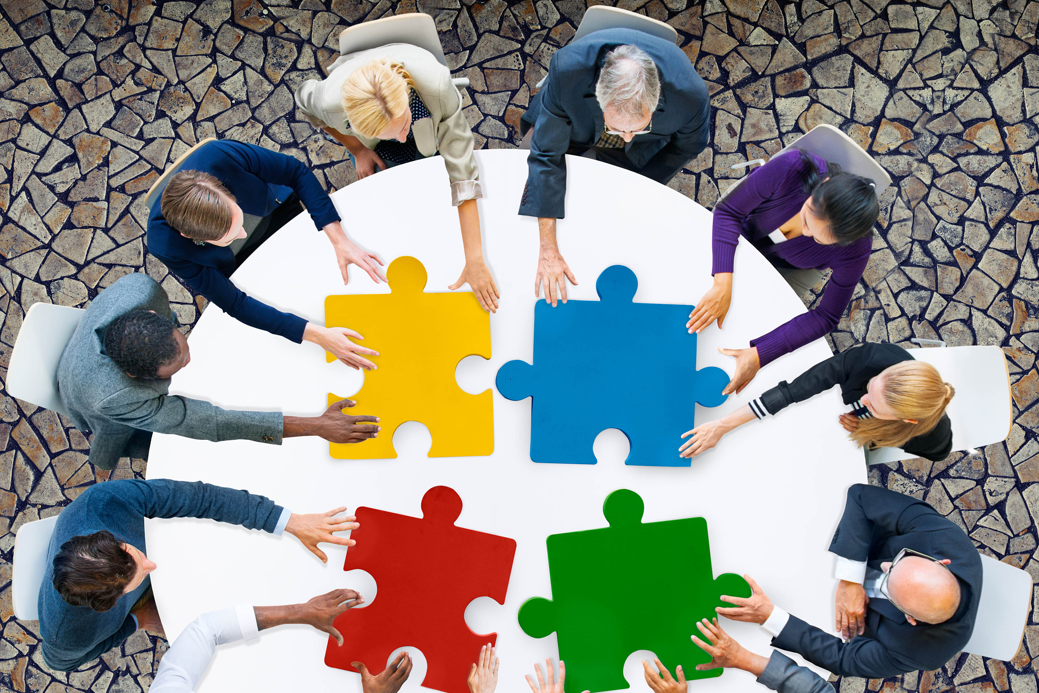 摘要:本文介绍了某服装厂利用ai技术建立团队协作精神的方法,以提高