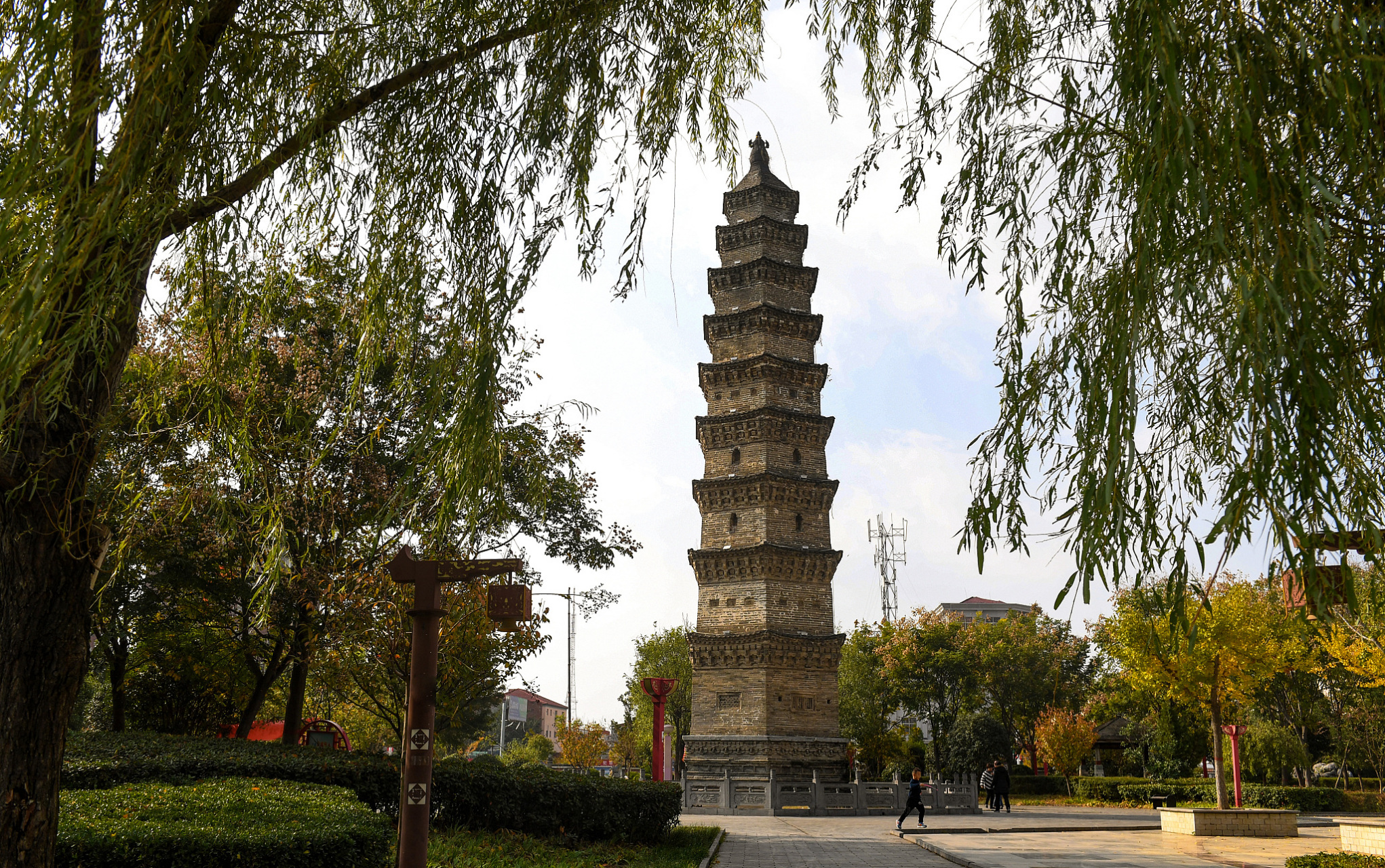 来到了位于阳新县兴国镇的文峰塔,这是一座历史悠久,文化底蕴深厚的