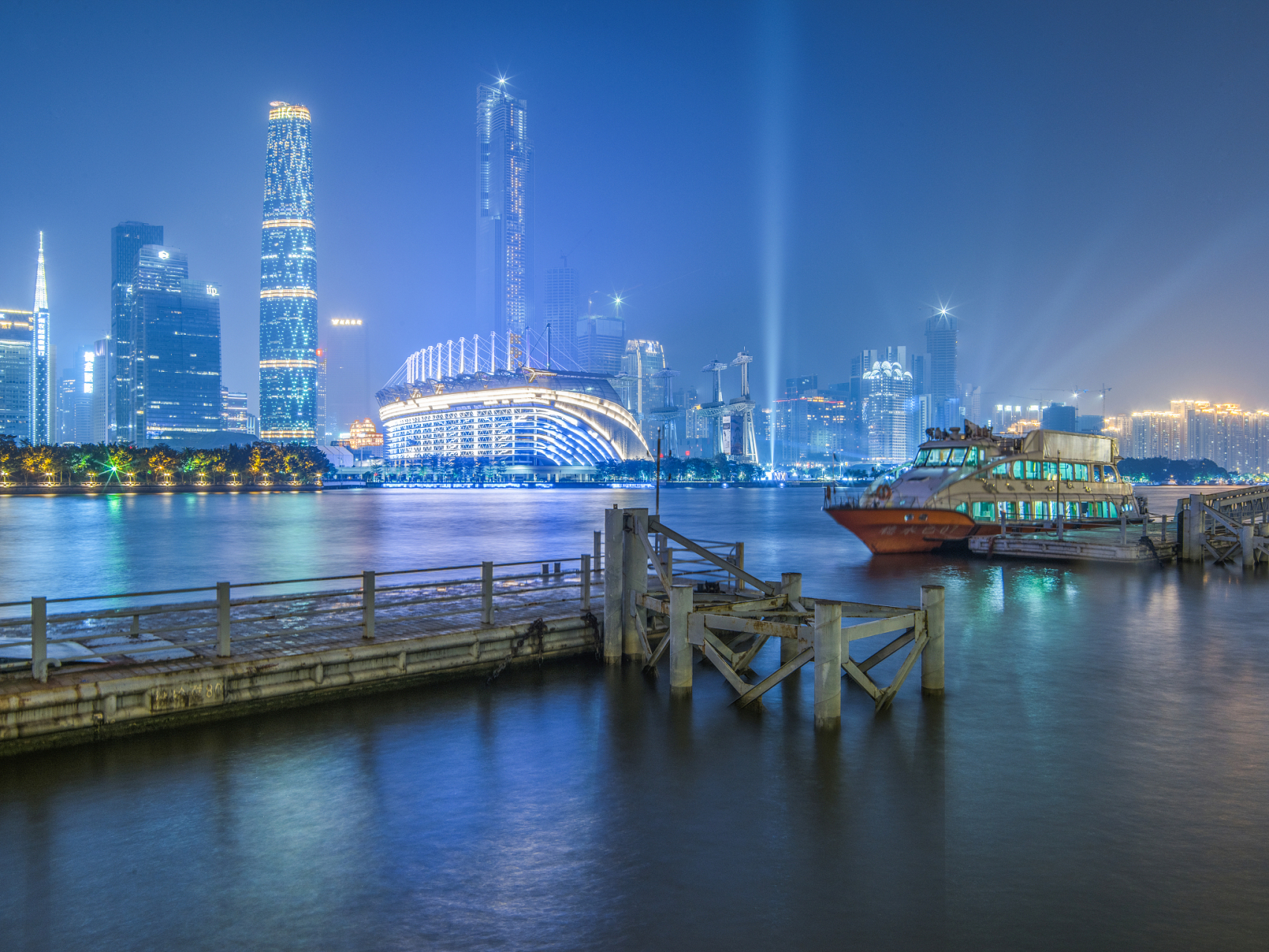 95探秘珠海夜景,沉醉在这座城市的魅力之中.