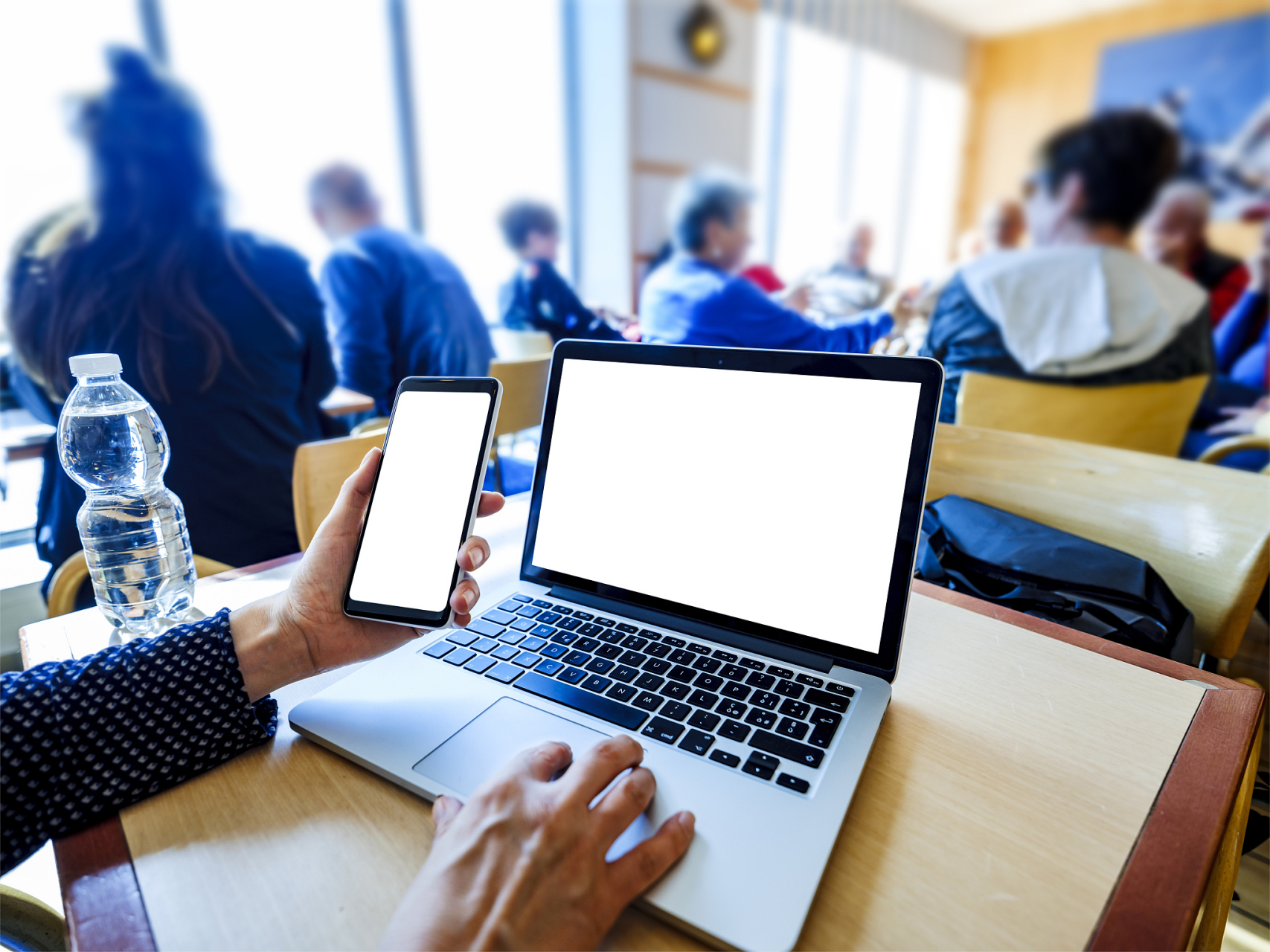 深入学习:学习计算机网络技术的深入知识,如网络拓扑结构,网络协议