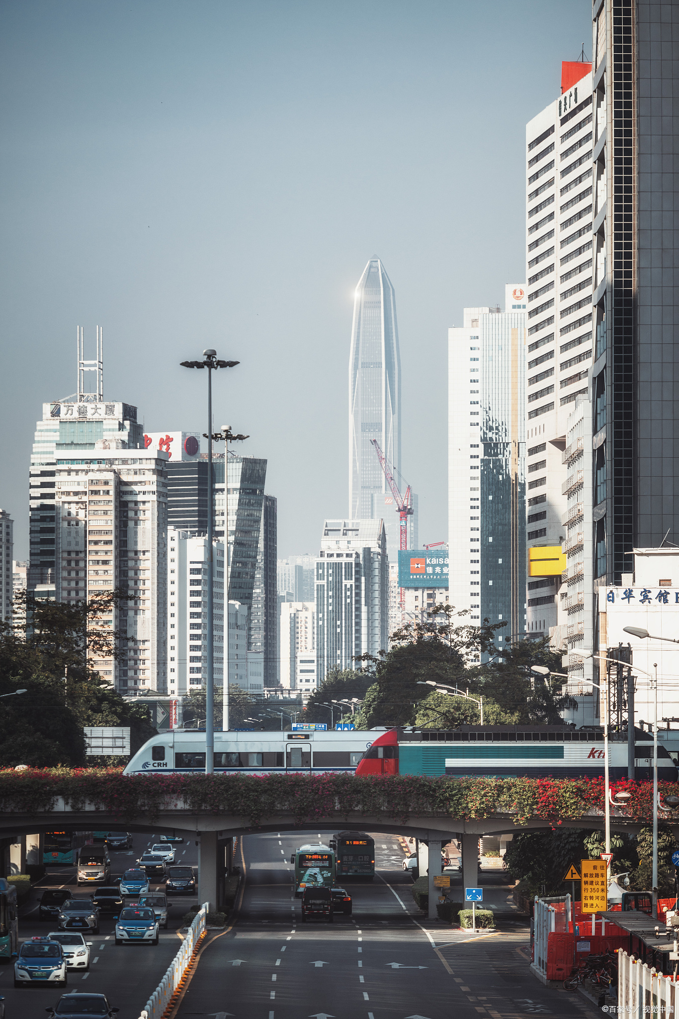 处处充满机会,处处是淘金之地,是中国改革开放的桥头堡,全国关注的焦