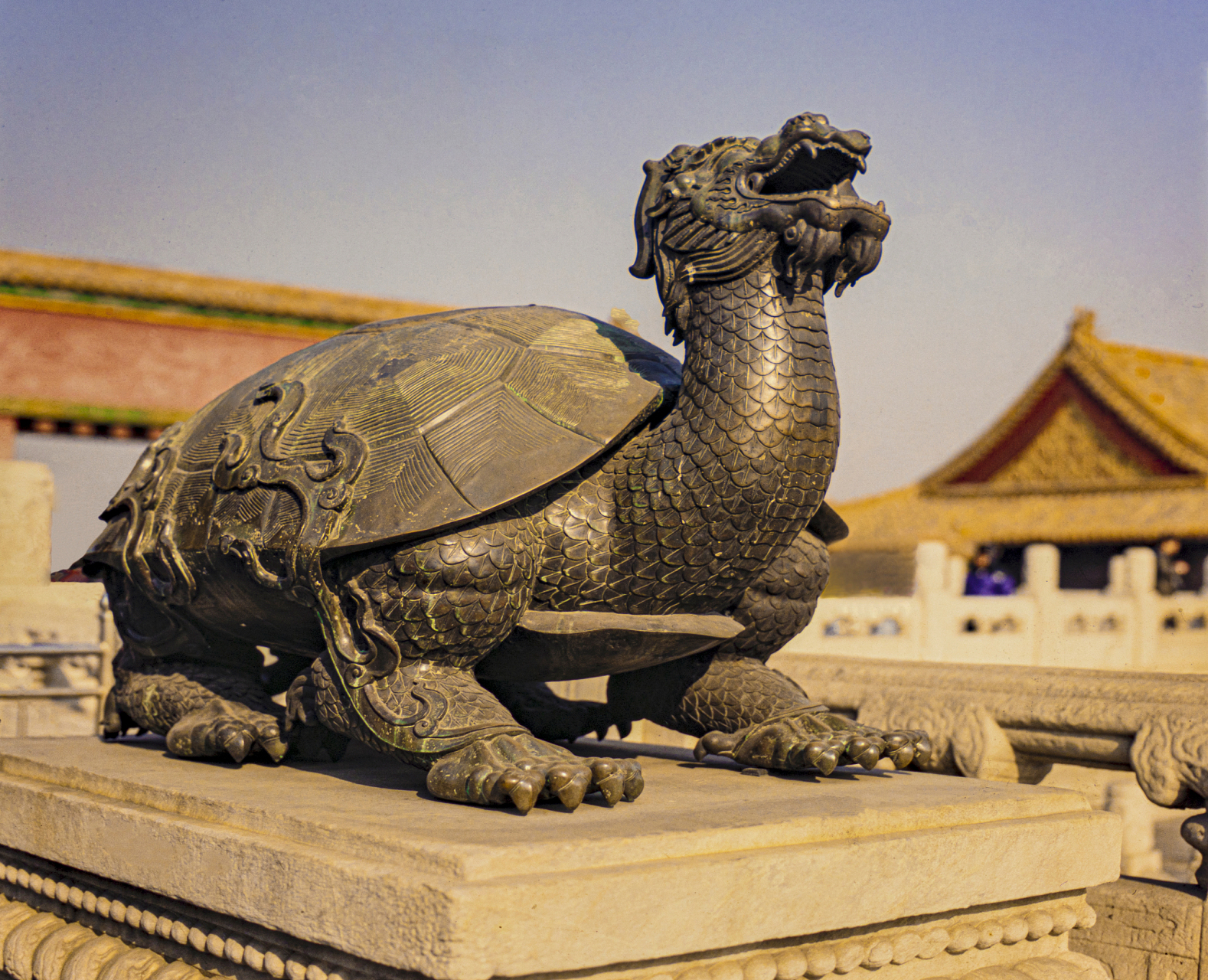 龙头龟,这一自古流传下来的吉祥物,以其独特的象征意义,深受人们的