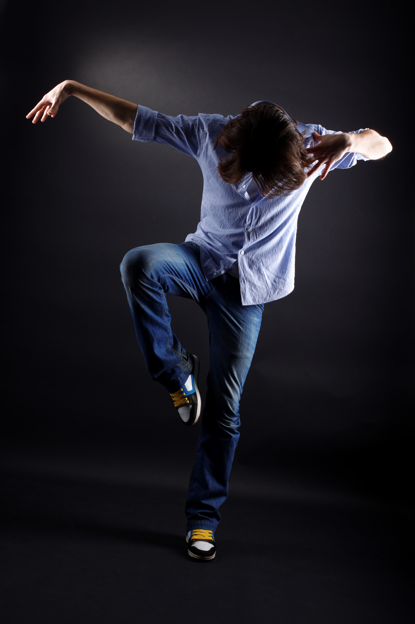 男孩学习舞蹈的重要性 男孩学习舞蹈具有许多重要性,以下是其中一些