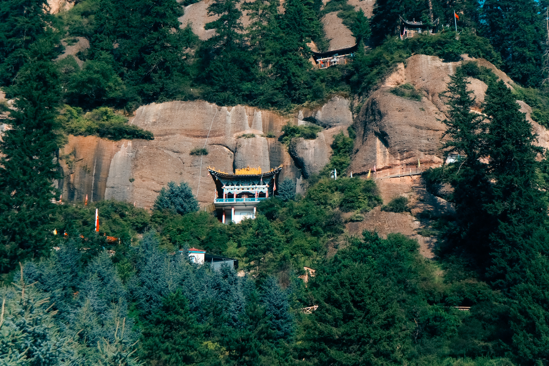 心定西再出发#位于甘肃省定西市陇西县的首阳山景区,以其壮观的山水