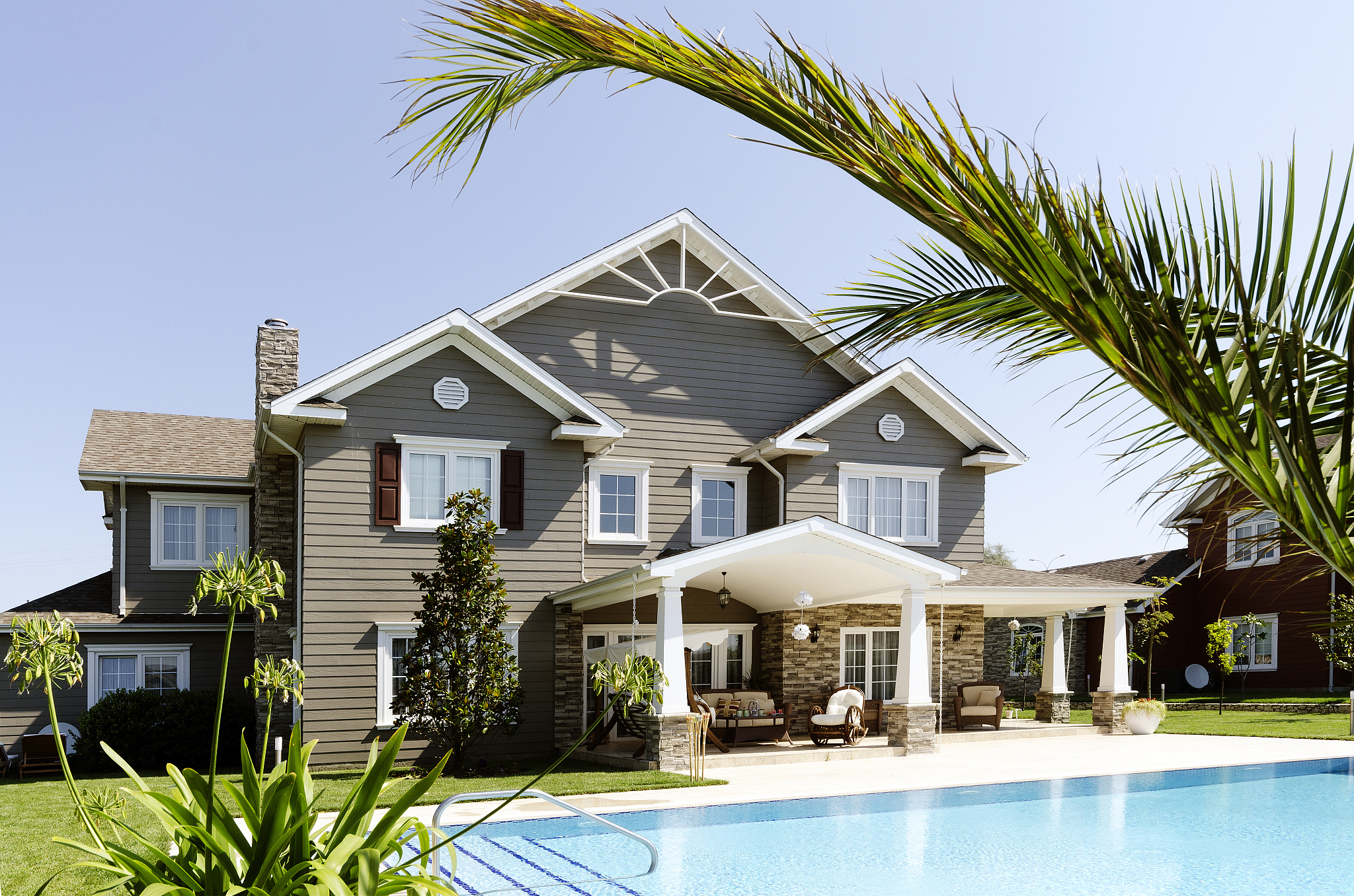 对称外观 绚丽配色,12×14米优雅法式别墅