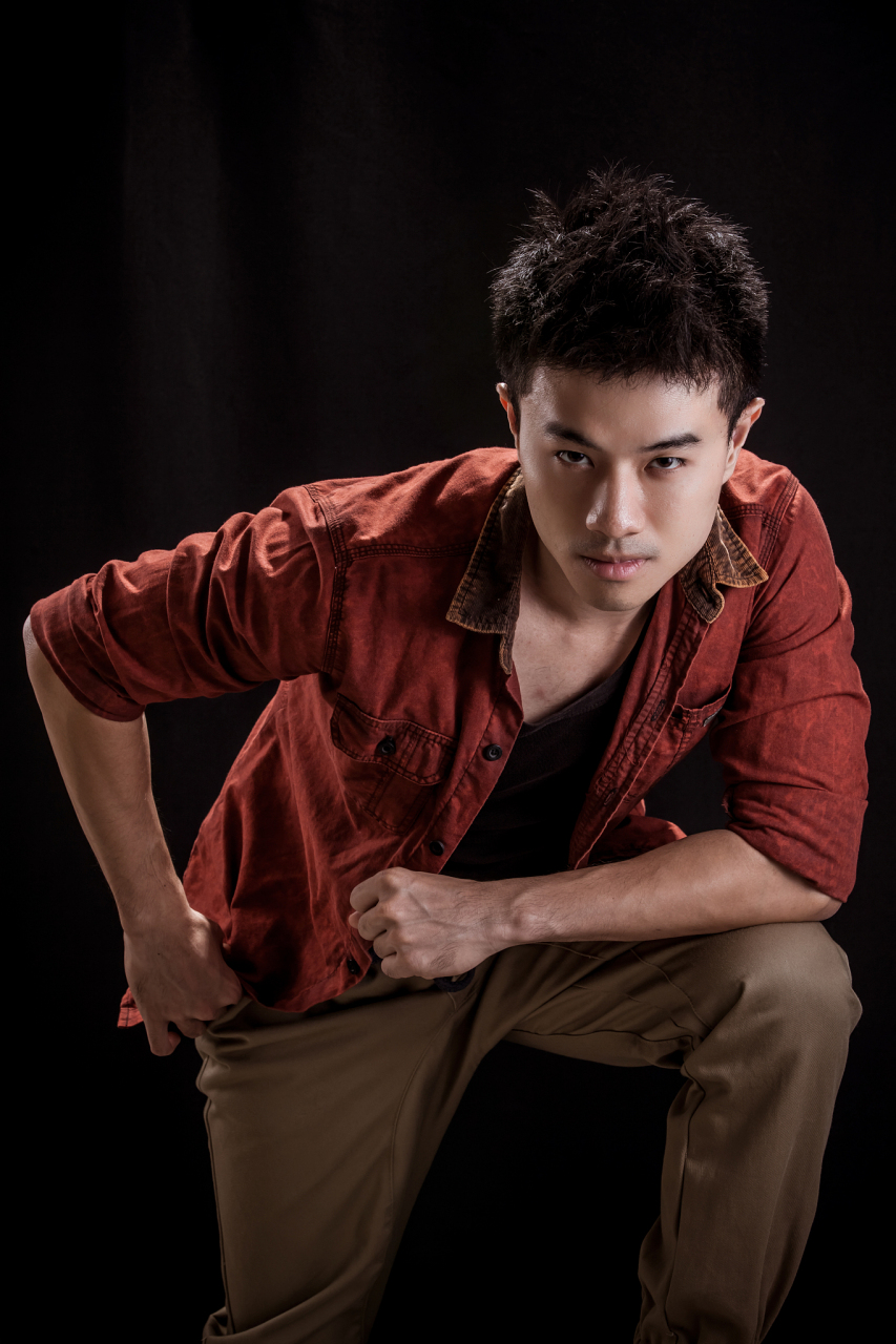 2月1号晚,演员蒋龙发文解释:不敢不敢,小龙的行为,切勿上升狗剩