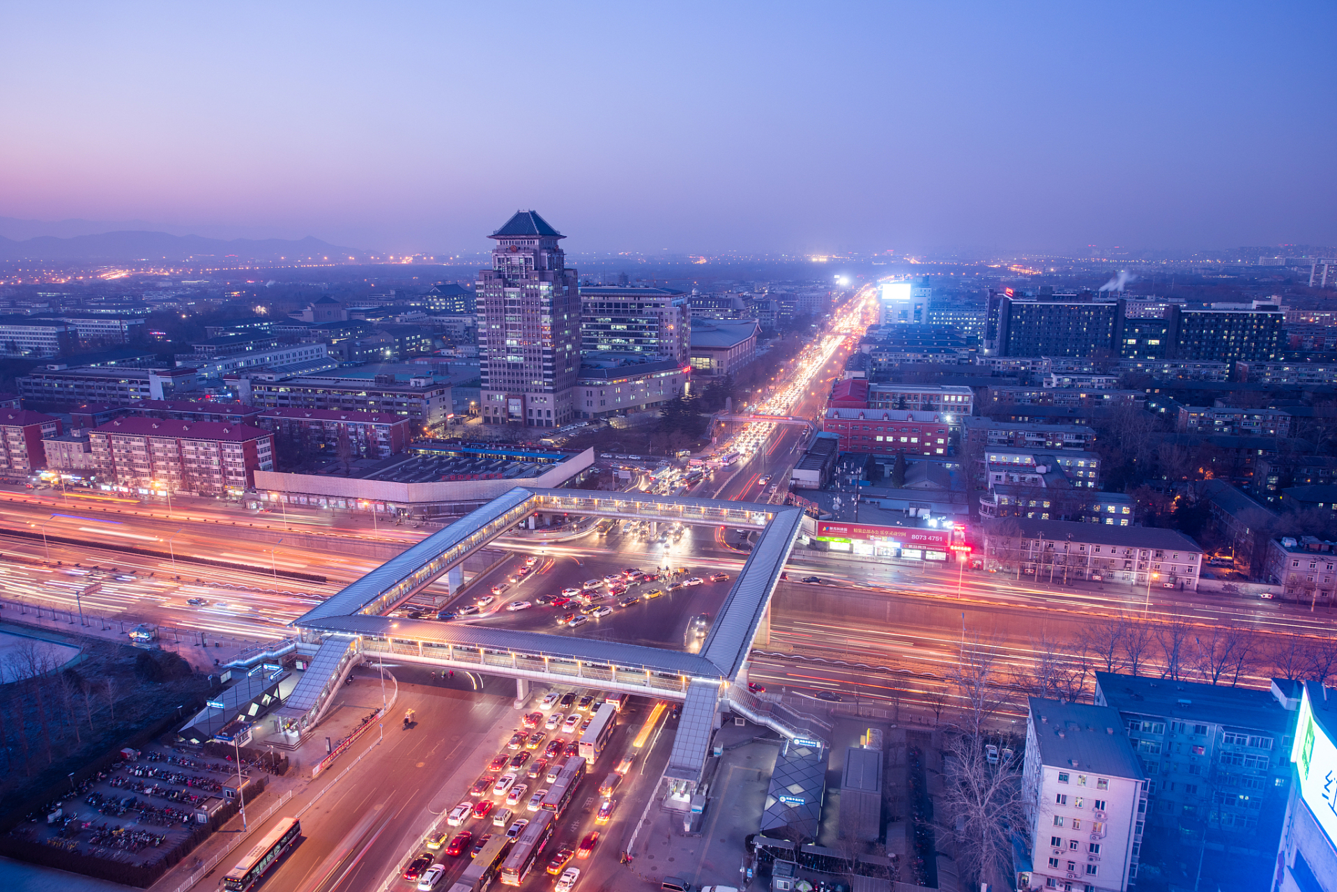 11566 2013-2017年,燕郊地区住宅建设逐年上升,商业和公共设施