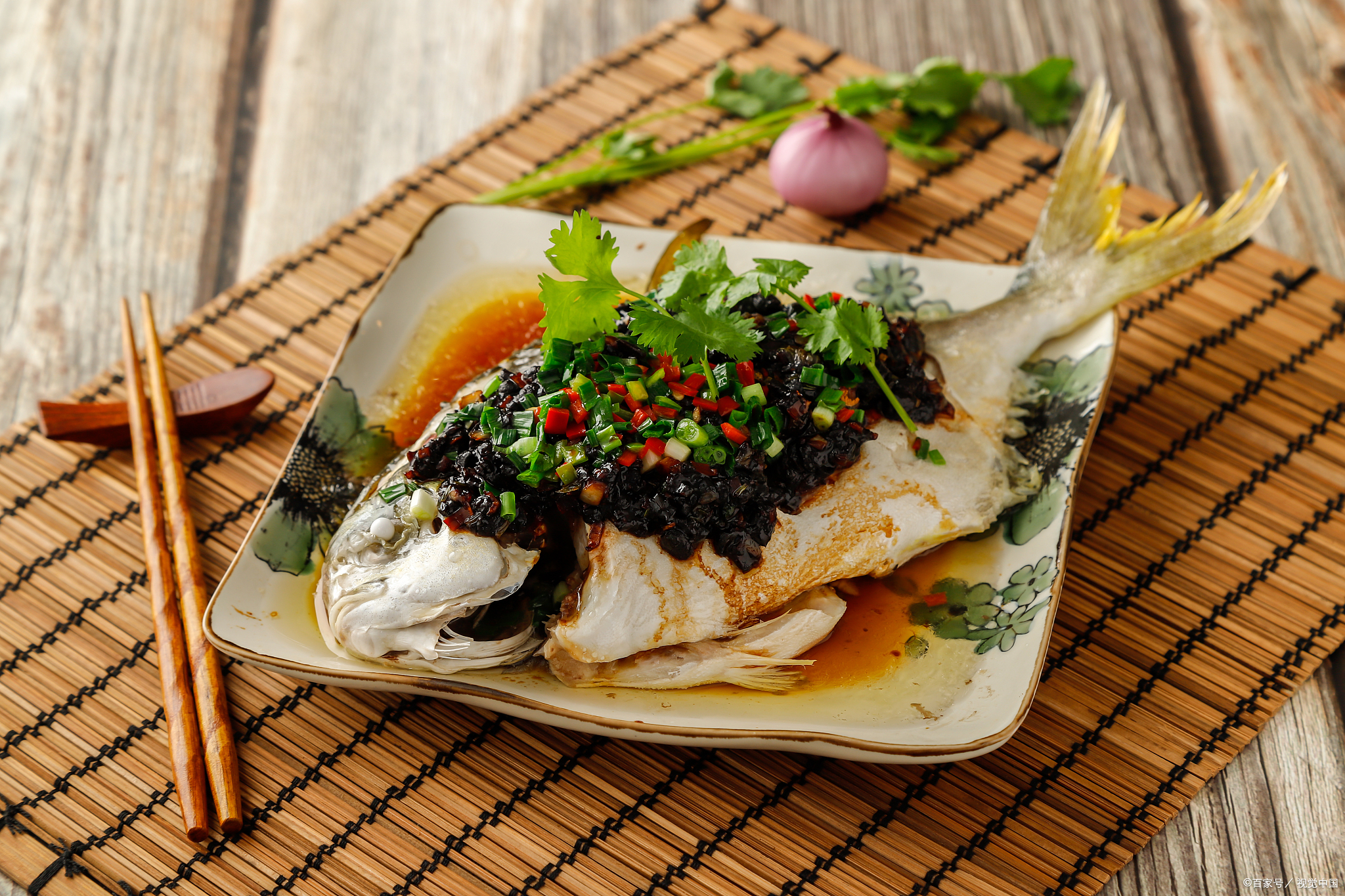 豆豉蒸鲳鱼:家常美味,鲜香四溢