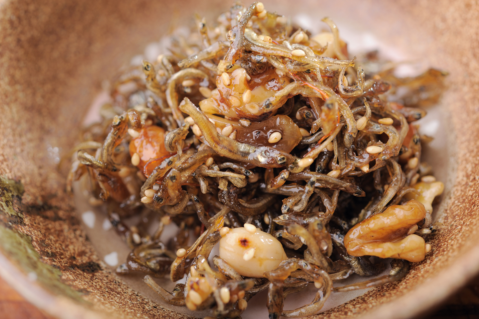 海龙须菜是海洋藻类植物,营养丰富,富含钙,铁,高分子海藻多糖等有益