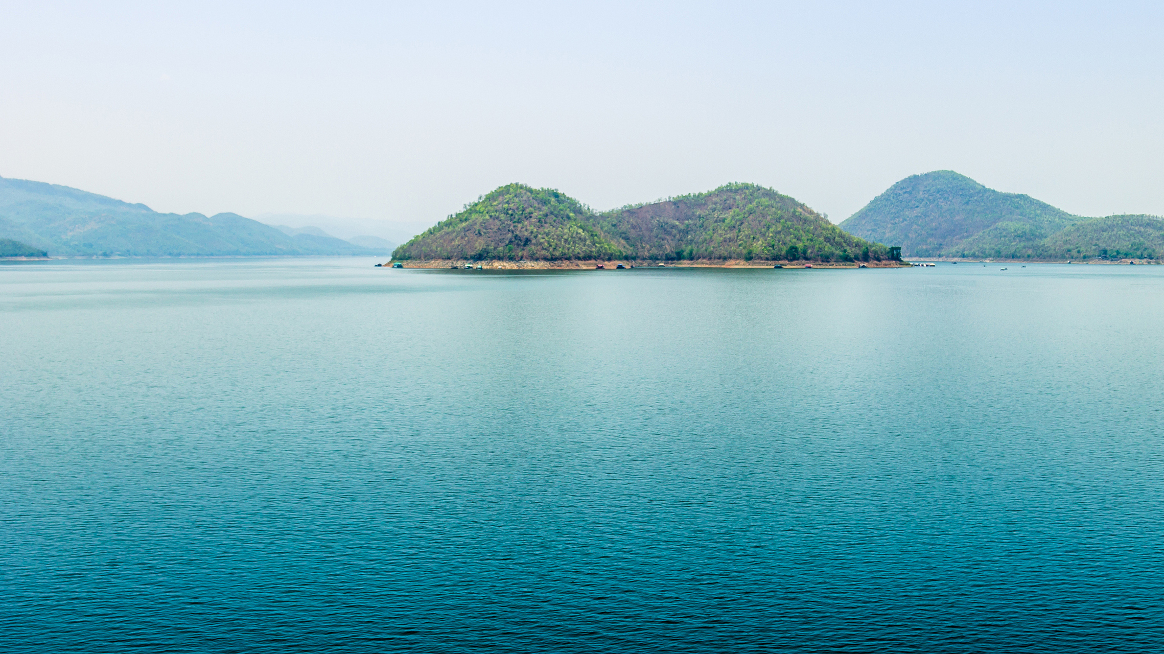 太平湖,位于安徽省黄山市黄山区太平镇,是黄山风景区内的一处天然湖泊