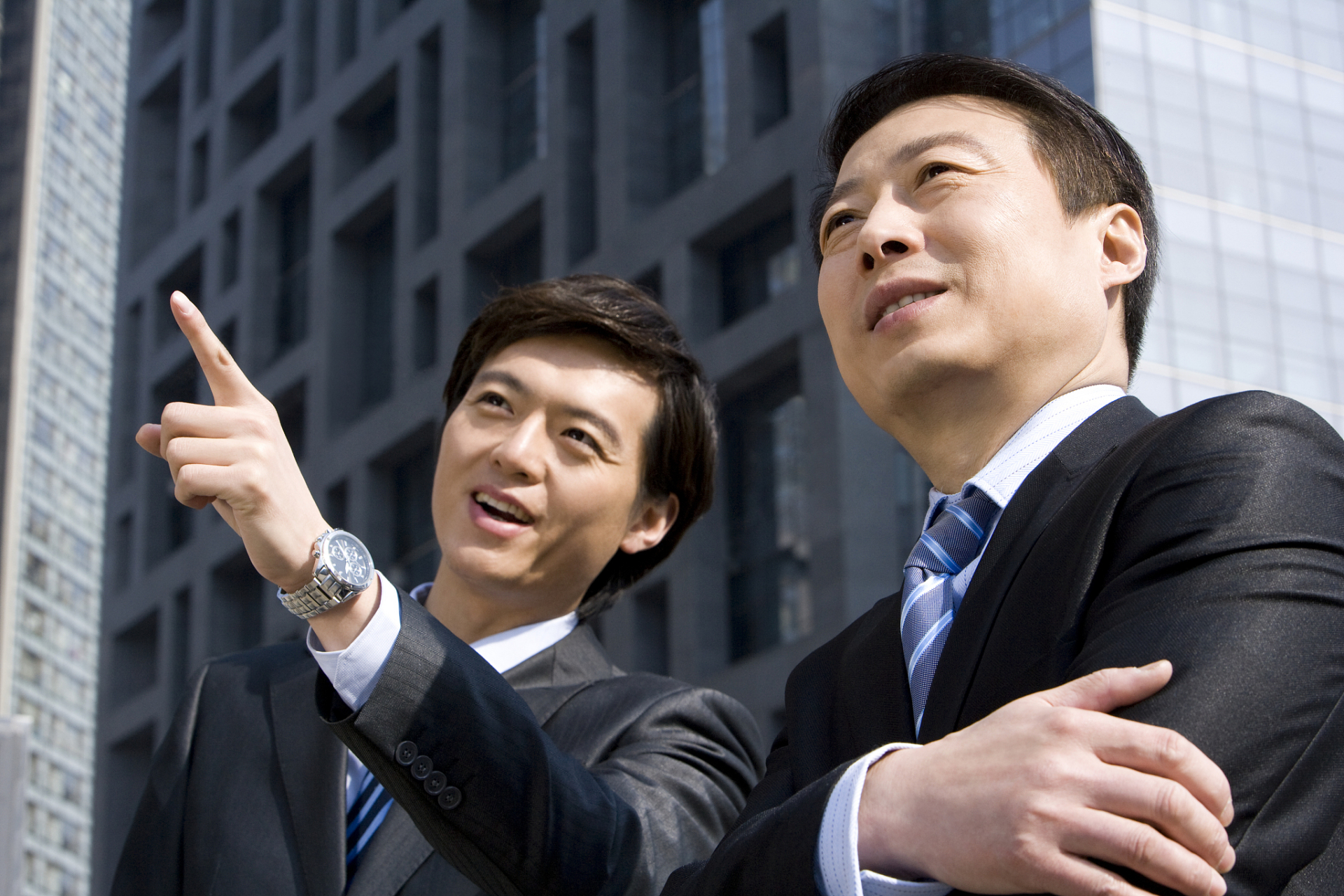 " 企业家回答说:"当我刚开始创业的时候,我总是怀疑自己是否做对了