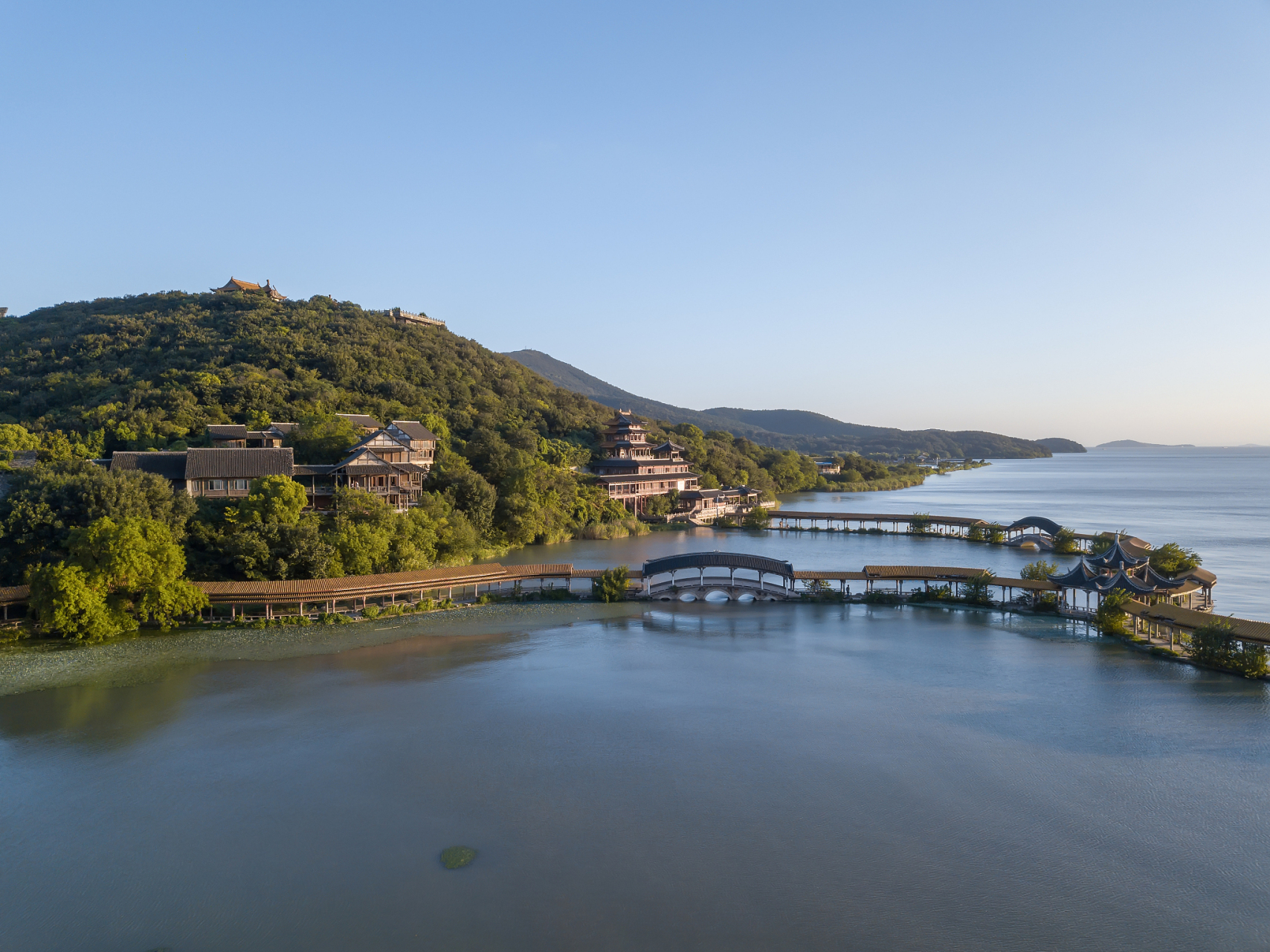 苏州太湖的八大景点介绍如下:  1,东山景区:以洞庭东山半岛为核心