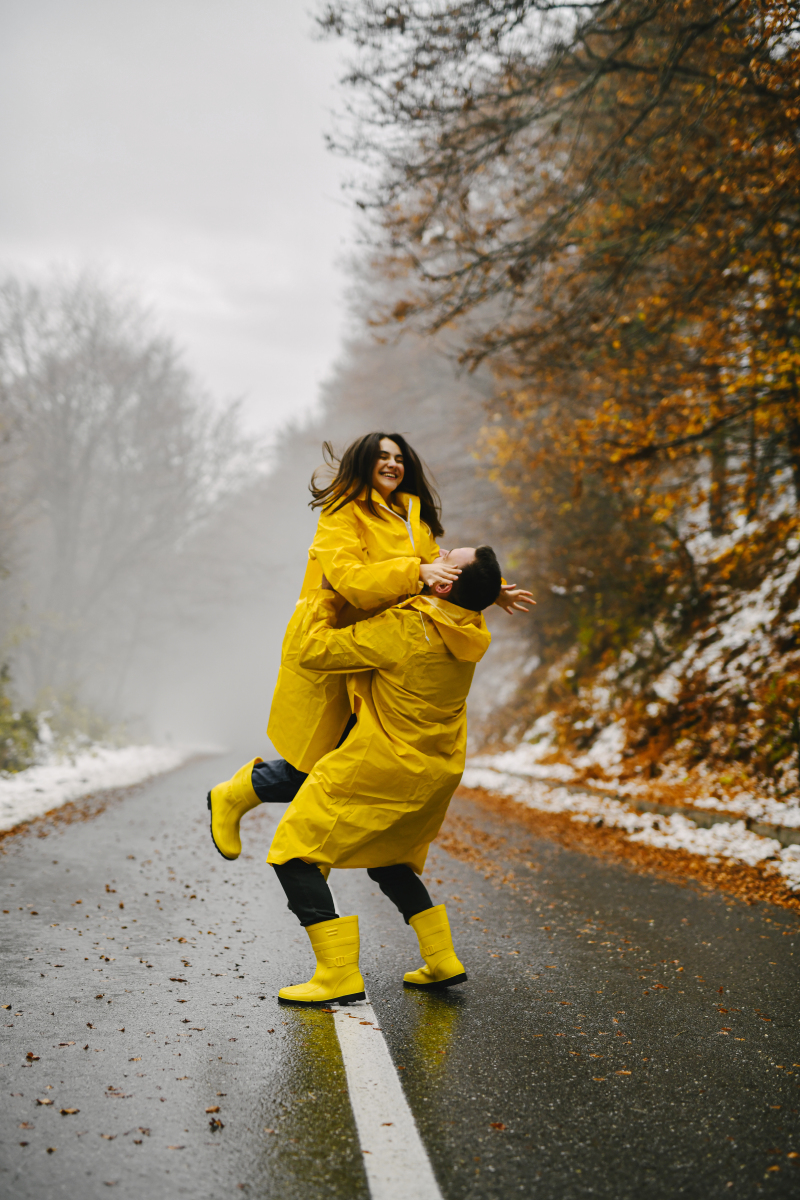 他女朋友就说那你觉的我的房子给你爸妈和弟弟住合适吗然后这个