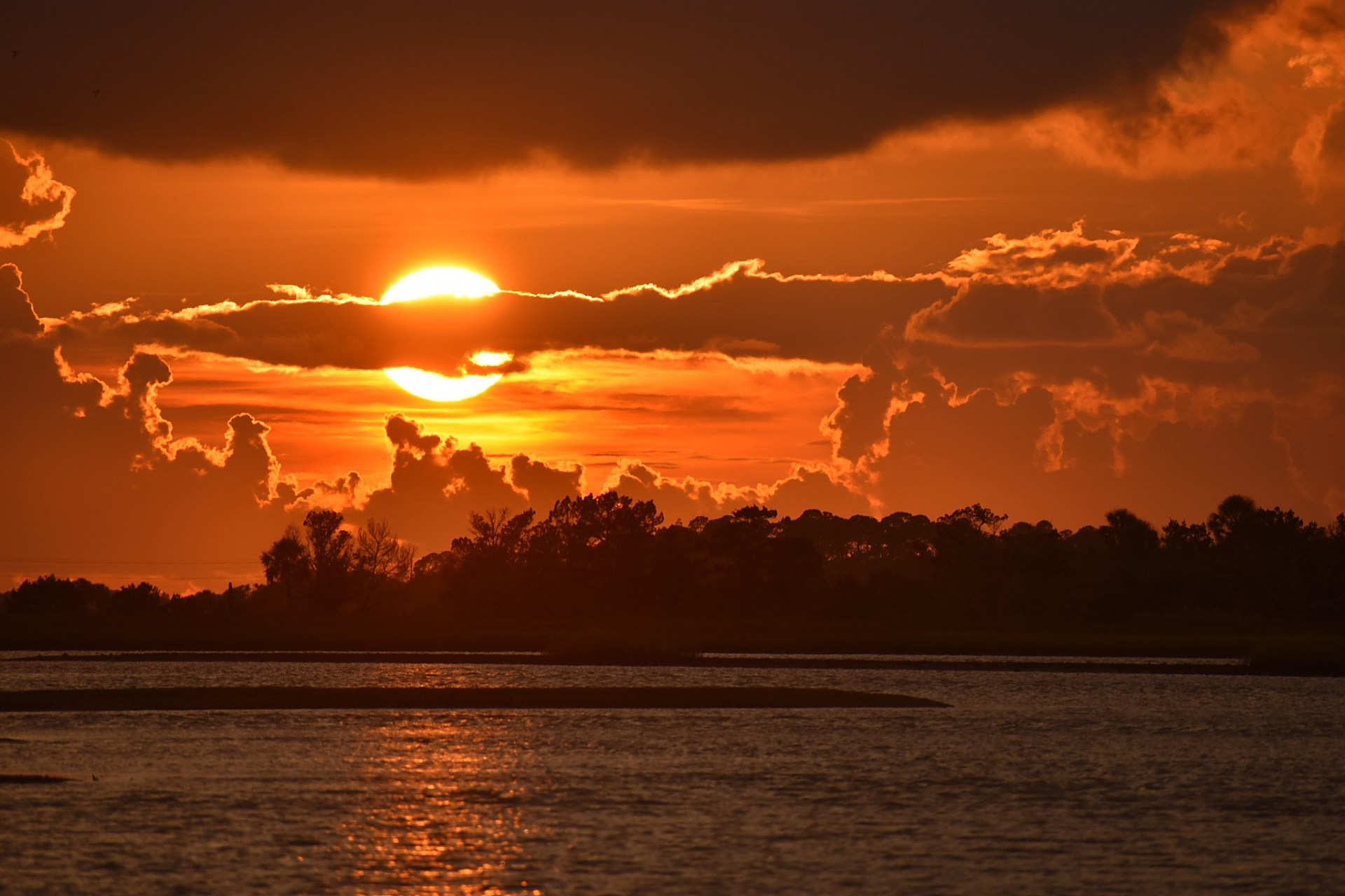 日落和晚霞93 "落日归山海,山海归深意 --网络热评" "夕照红于烧
