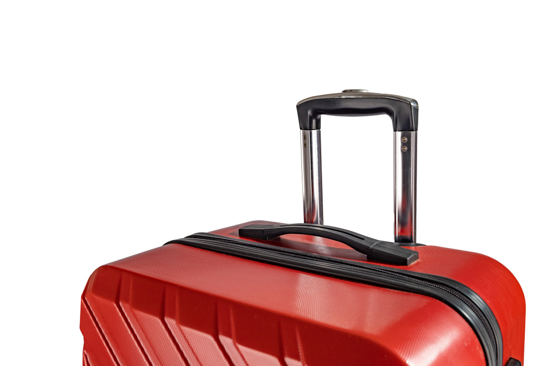 拉链款行李箱轻便灵活,费用较低,但耐久性差,安全性低;铝框款行李箱高