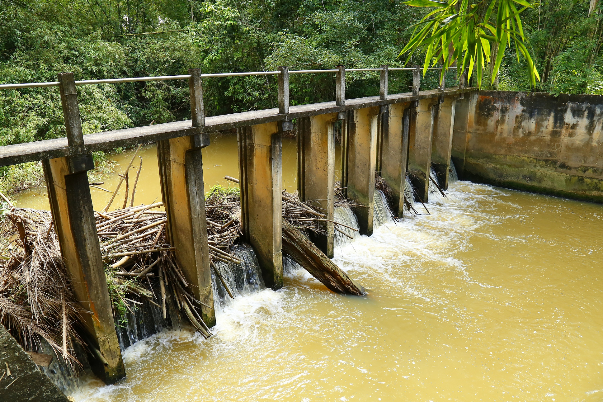 兴安灵渠,与都江堰齐名的秦代水利工程,是中国aaaa级重点文物.