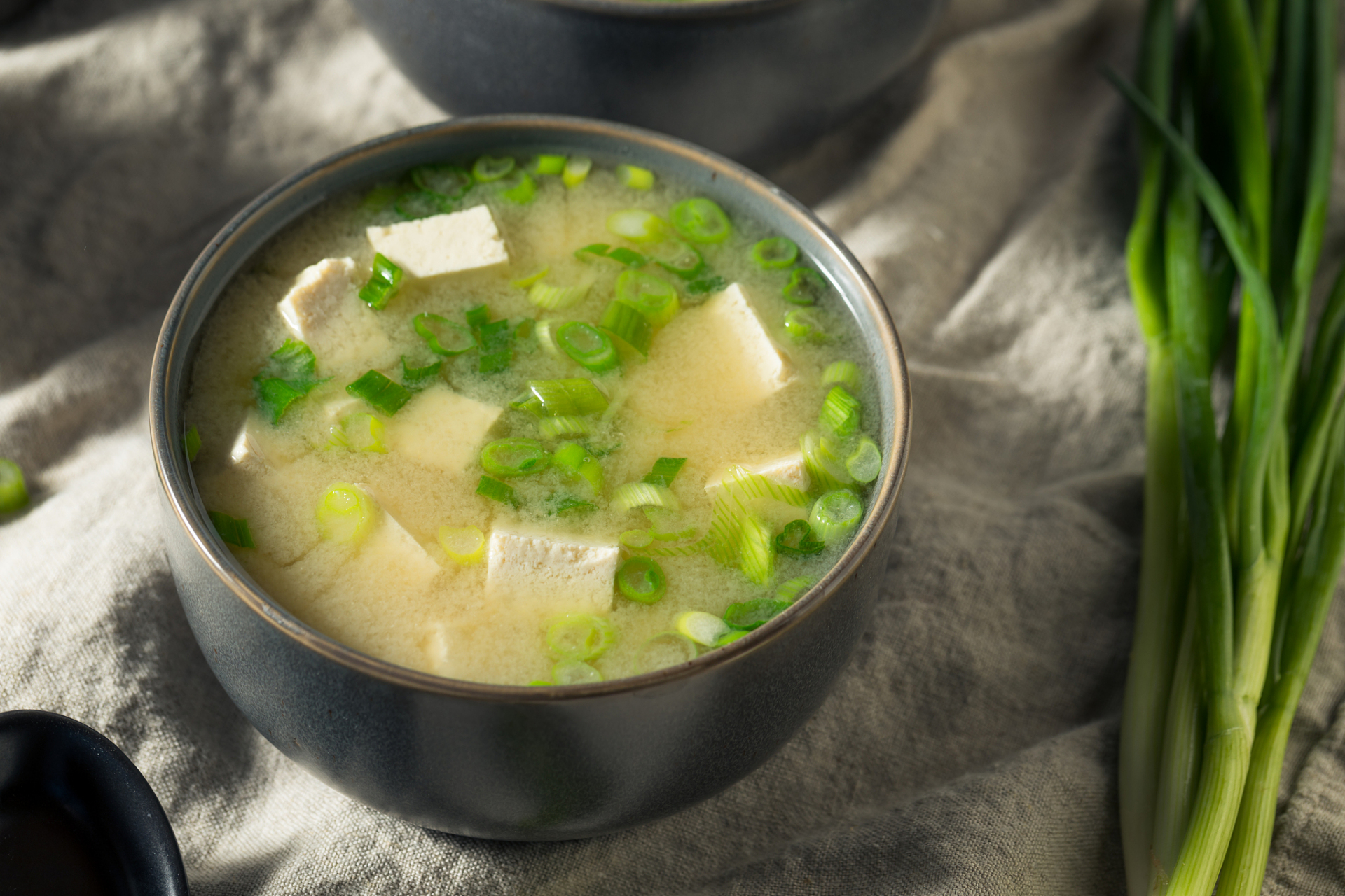 92家常素汤大全——清新健康的餐桌必备  在家常饮食中,汤是不可