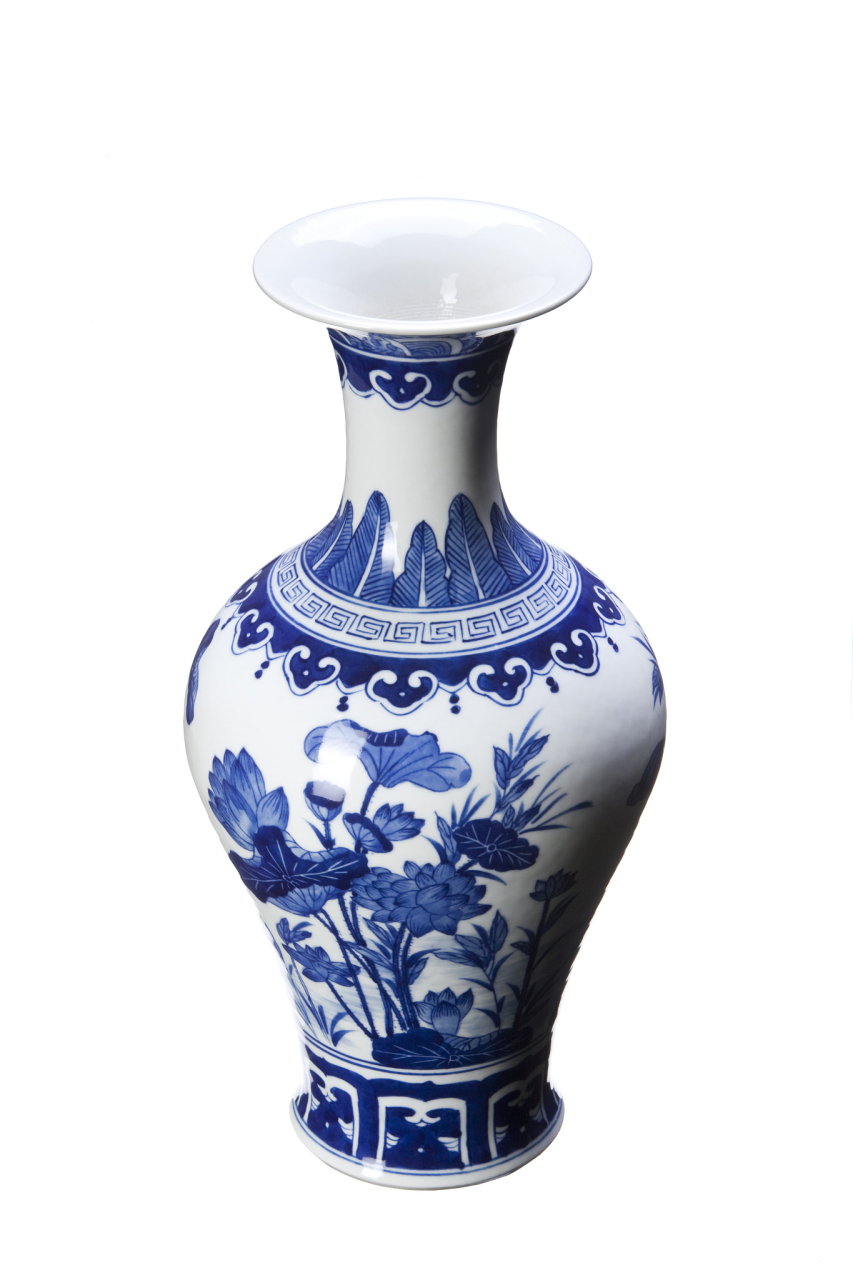 青花瓷,中国传统瓷器的璀璨明珠!蓝色花纹与白色背景的完美结合.