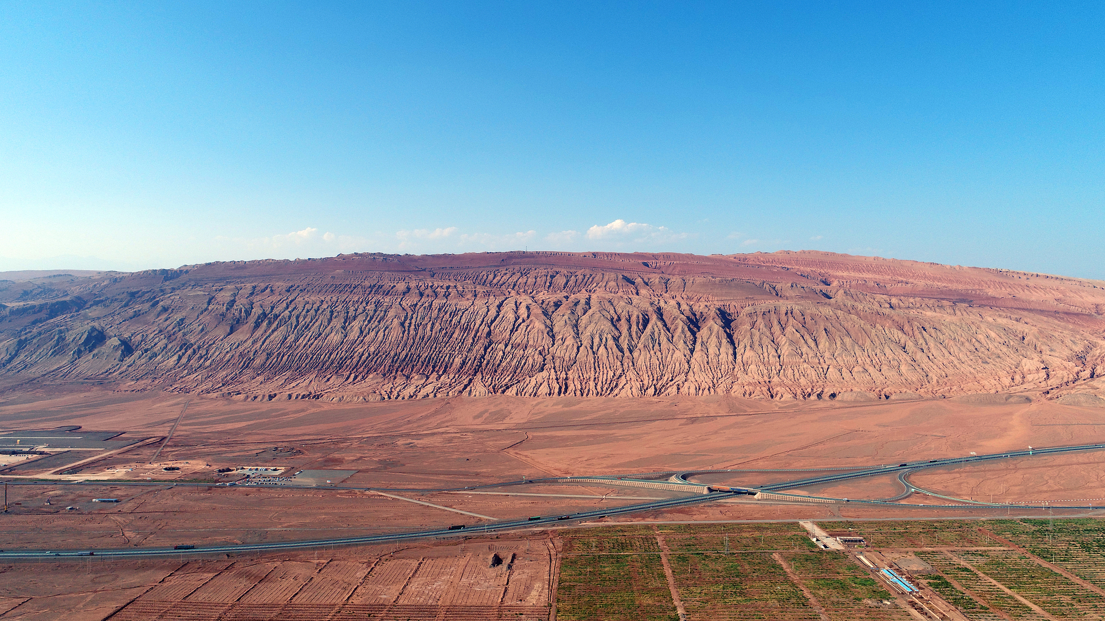 嬉行记# 敦煌阿克塞哈萨克族自治县,位于中国的西北边陲,是一个古老