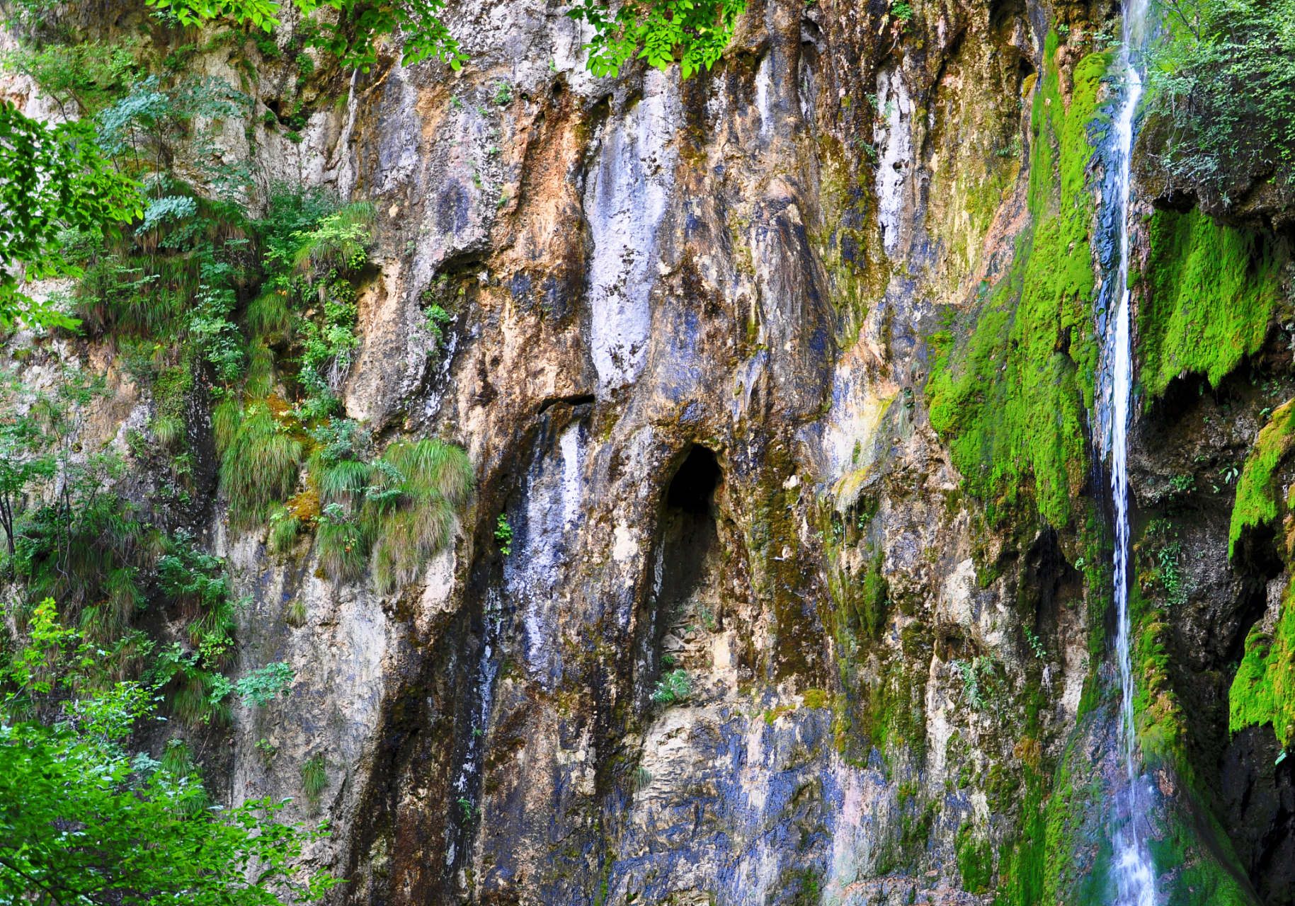 云南省临沧沧源崖画谷旅游风景区绝对是您的不二选择!