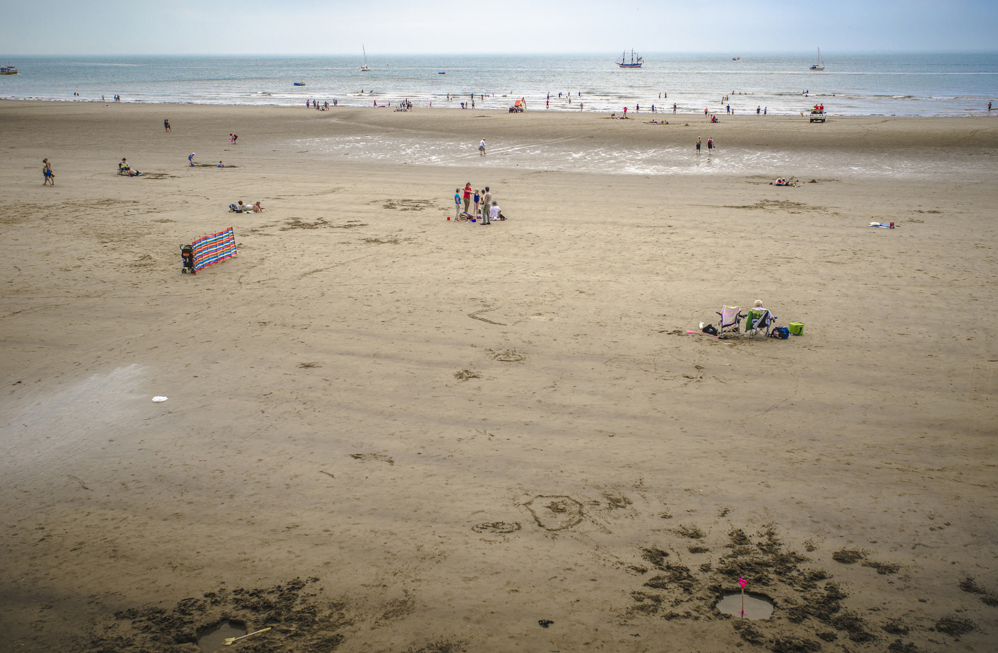 嬉行记#  北海三彩沙滩,这个地方可谓是自然之美与奇迹的完美结合.