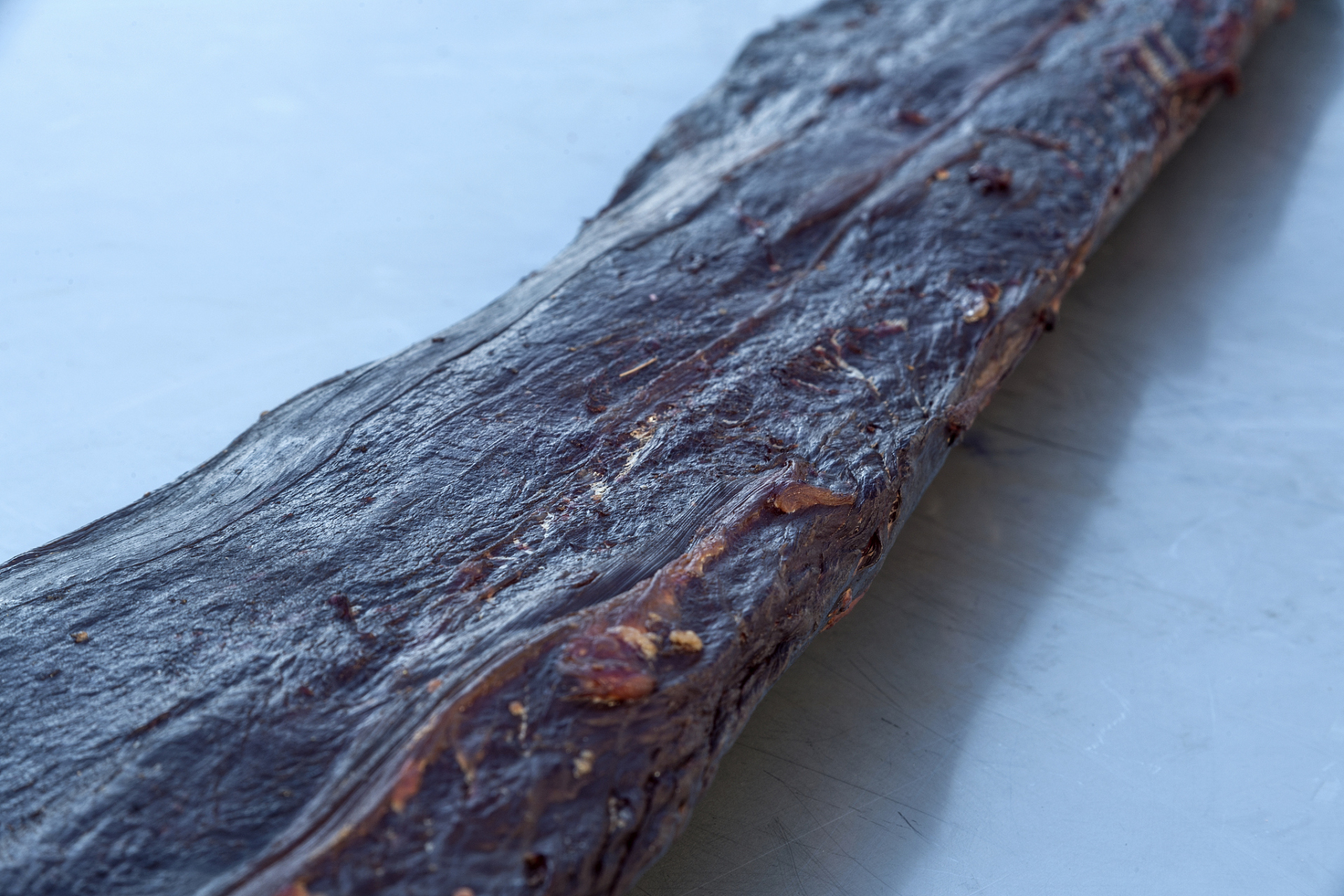 沉香:珍贵的香料,神奇的中药  沉香,是一种珍贵的香料和中药,也是中国