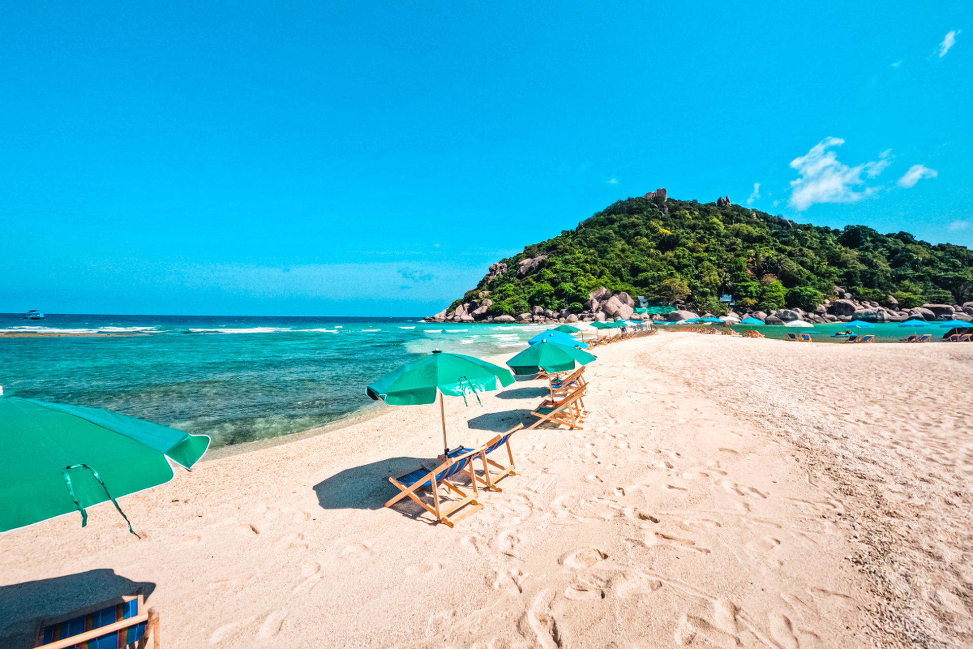 嬉行记# 三亚西岛,一个美丽的热带岛屿,位于中国南海,因其悠久的历史