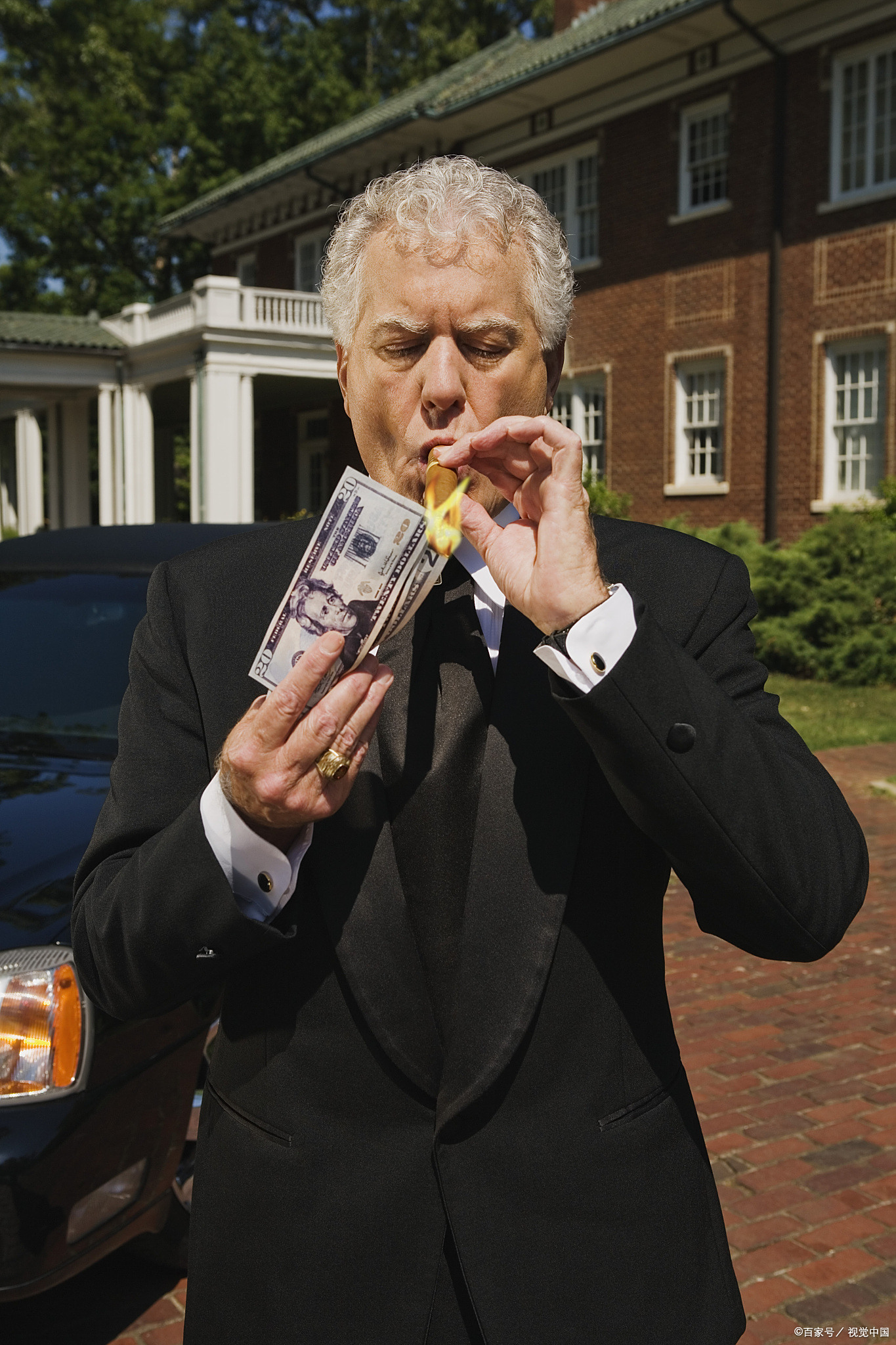 被神话的有钱人!