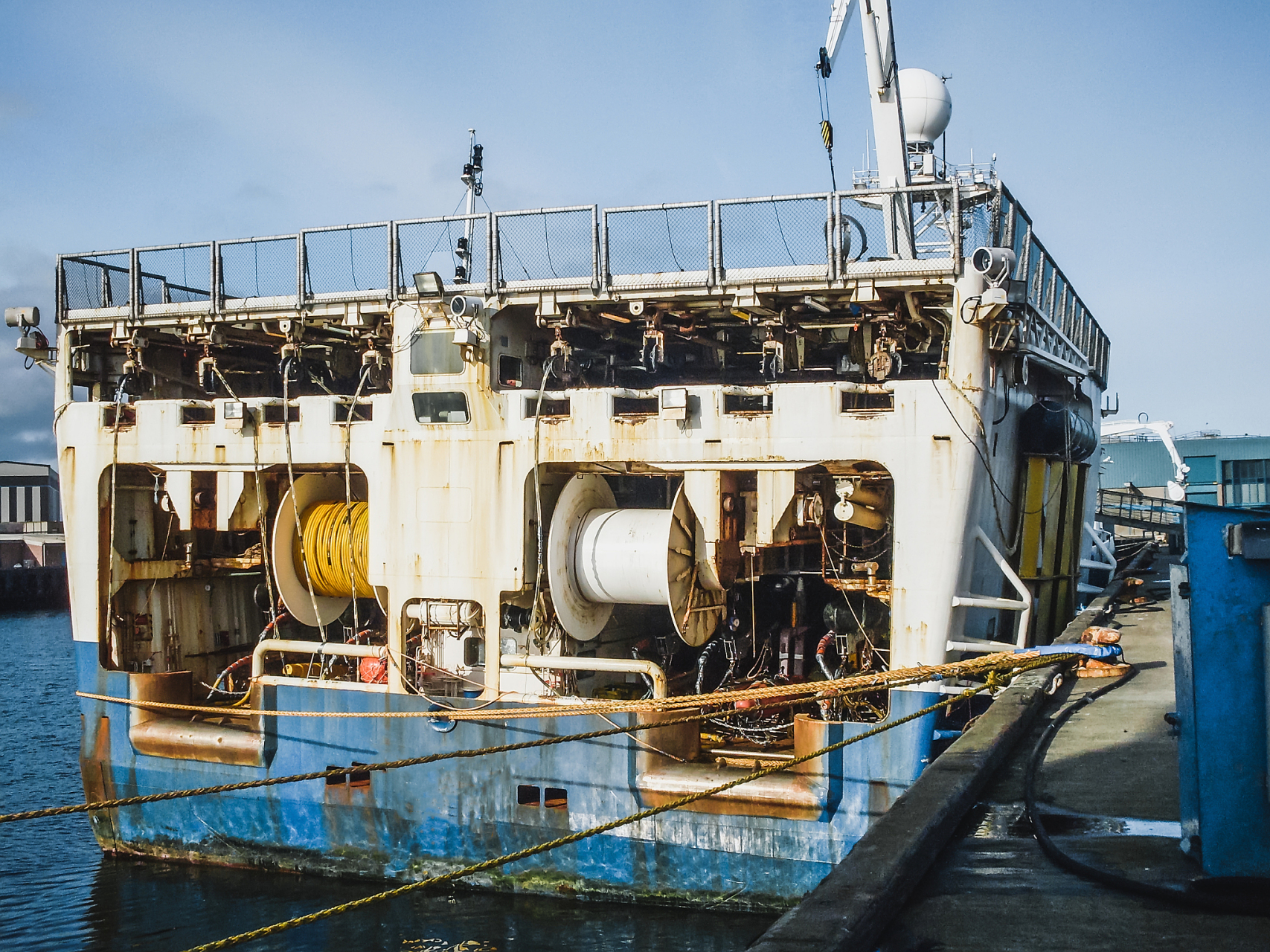 为什么泰坦尼克号有三个螺旋桨而不是两个或四个?