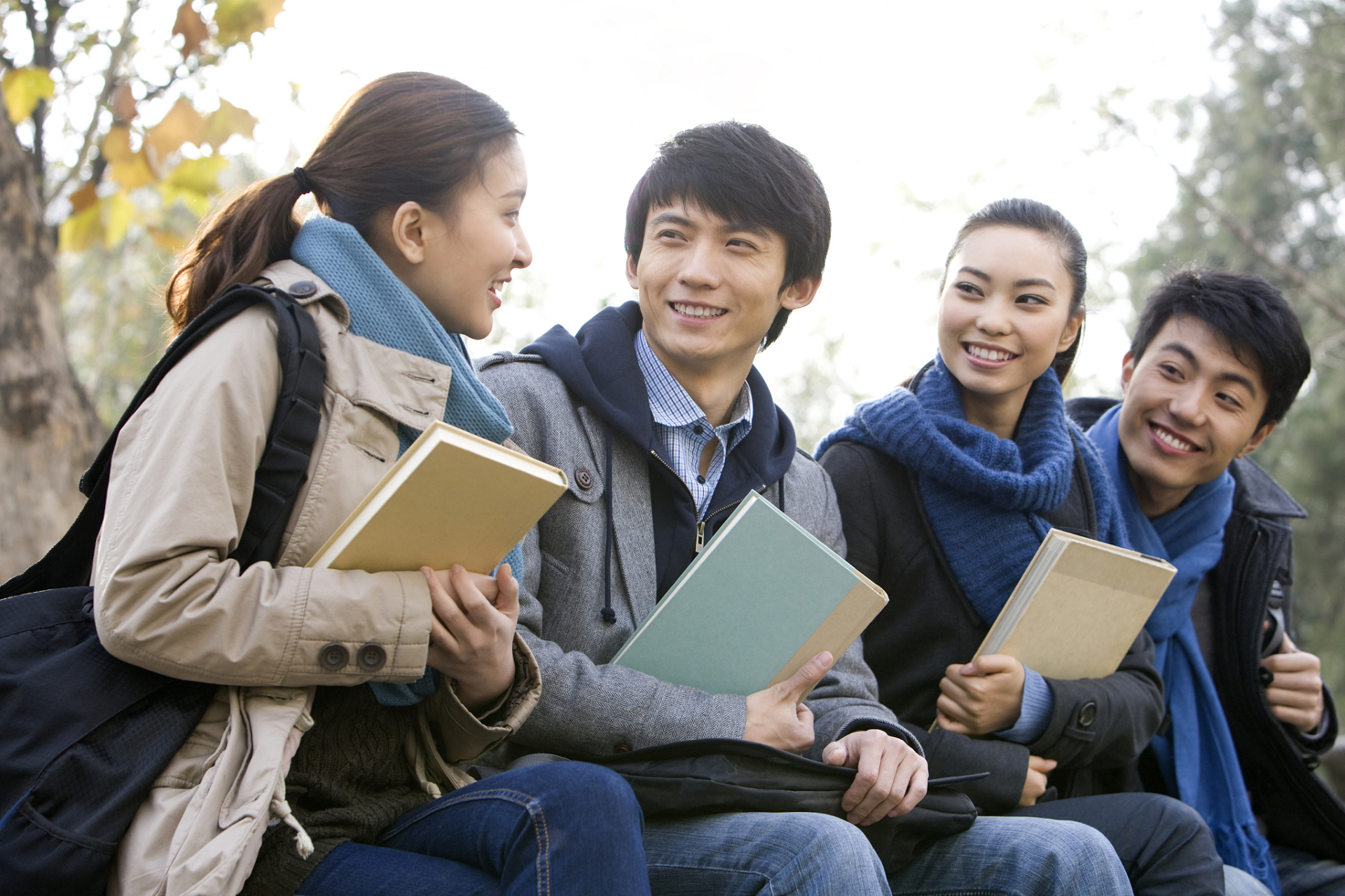 95 大学生是一个成长中的群体,他们正在通过学习和探索来成为未来的